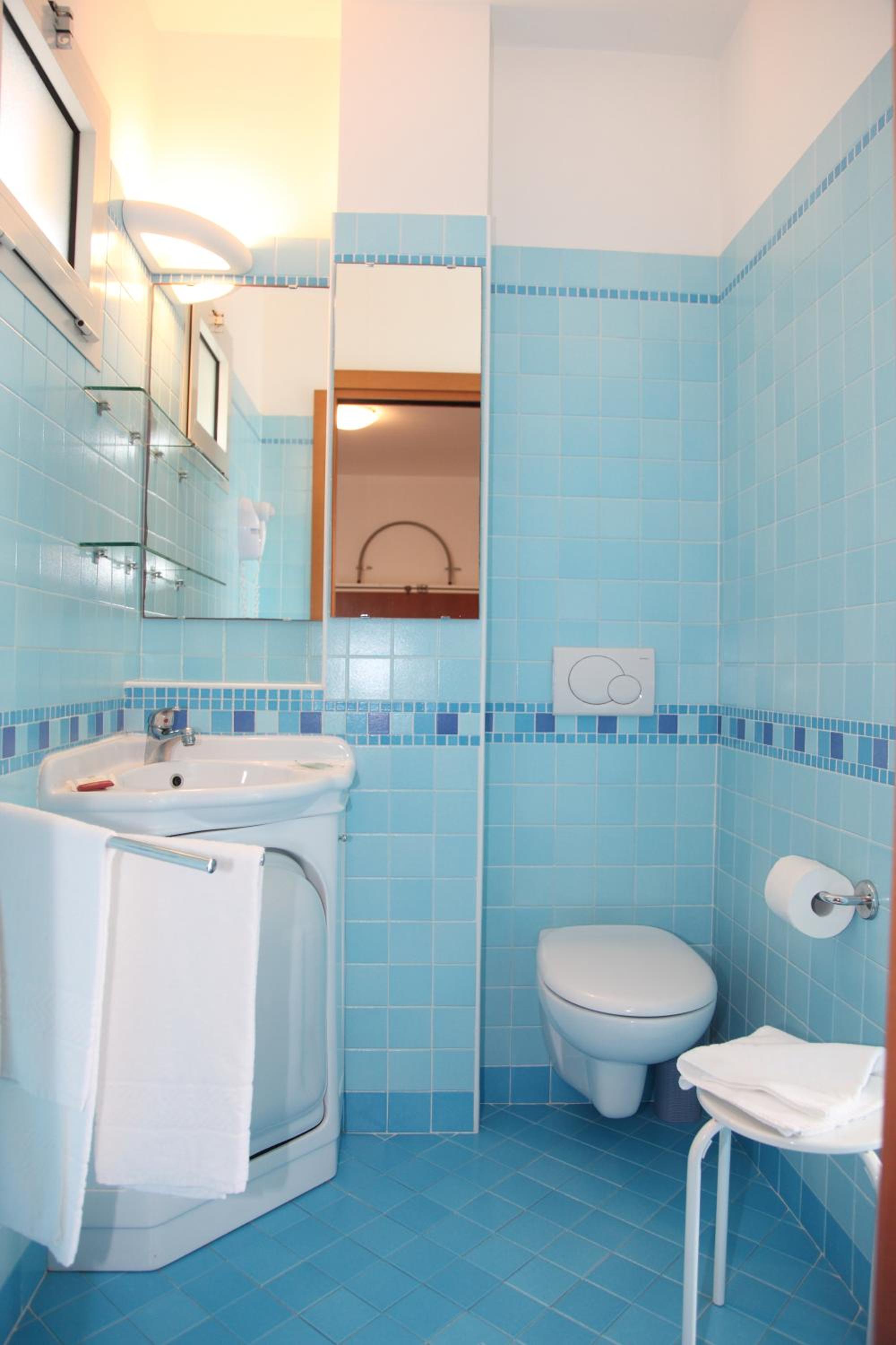 Single Room with Balcony photo 2