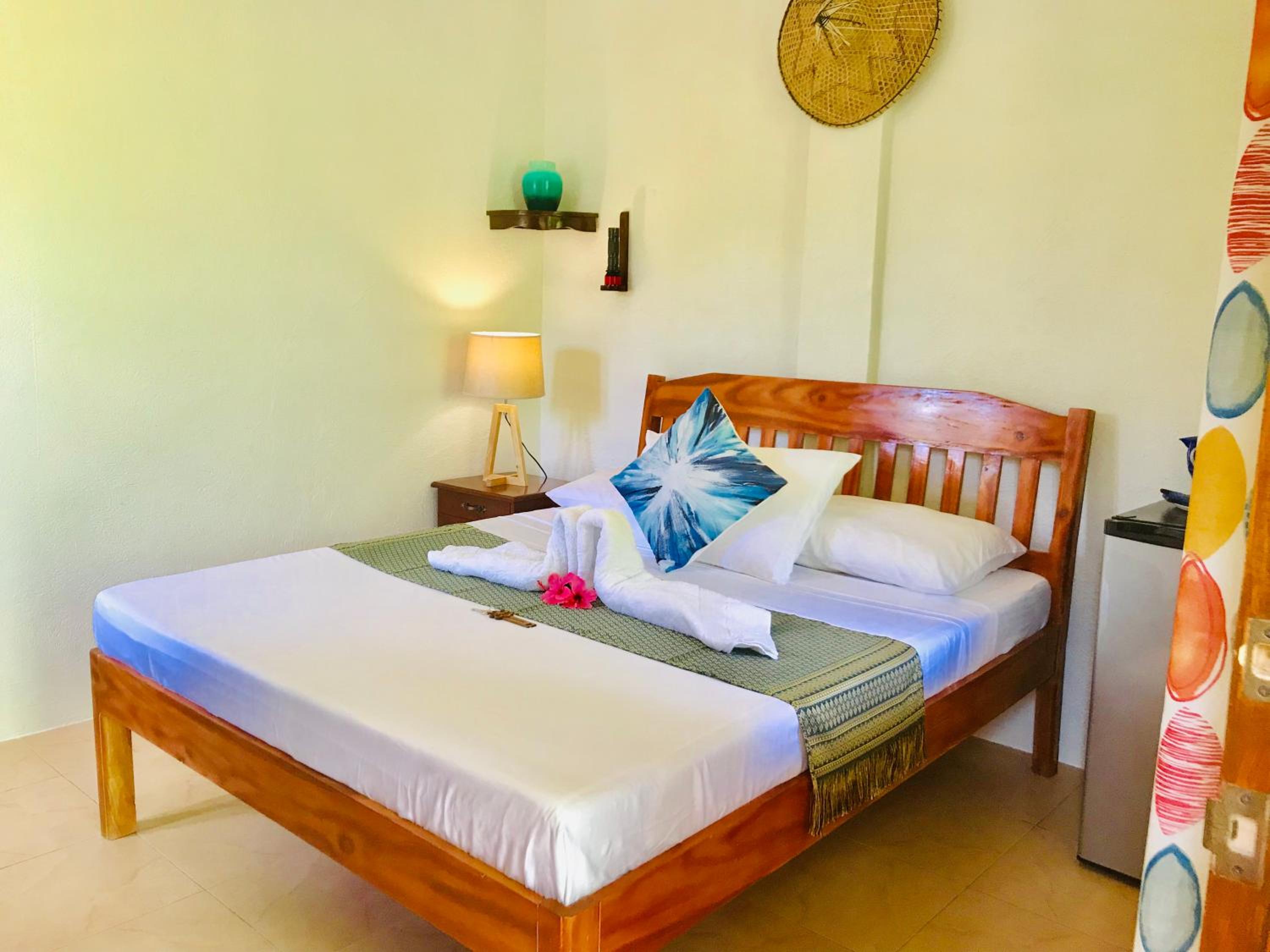 Deluxe Double Room (2 Adults + 1 Child)