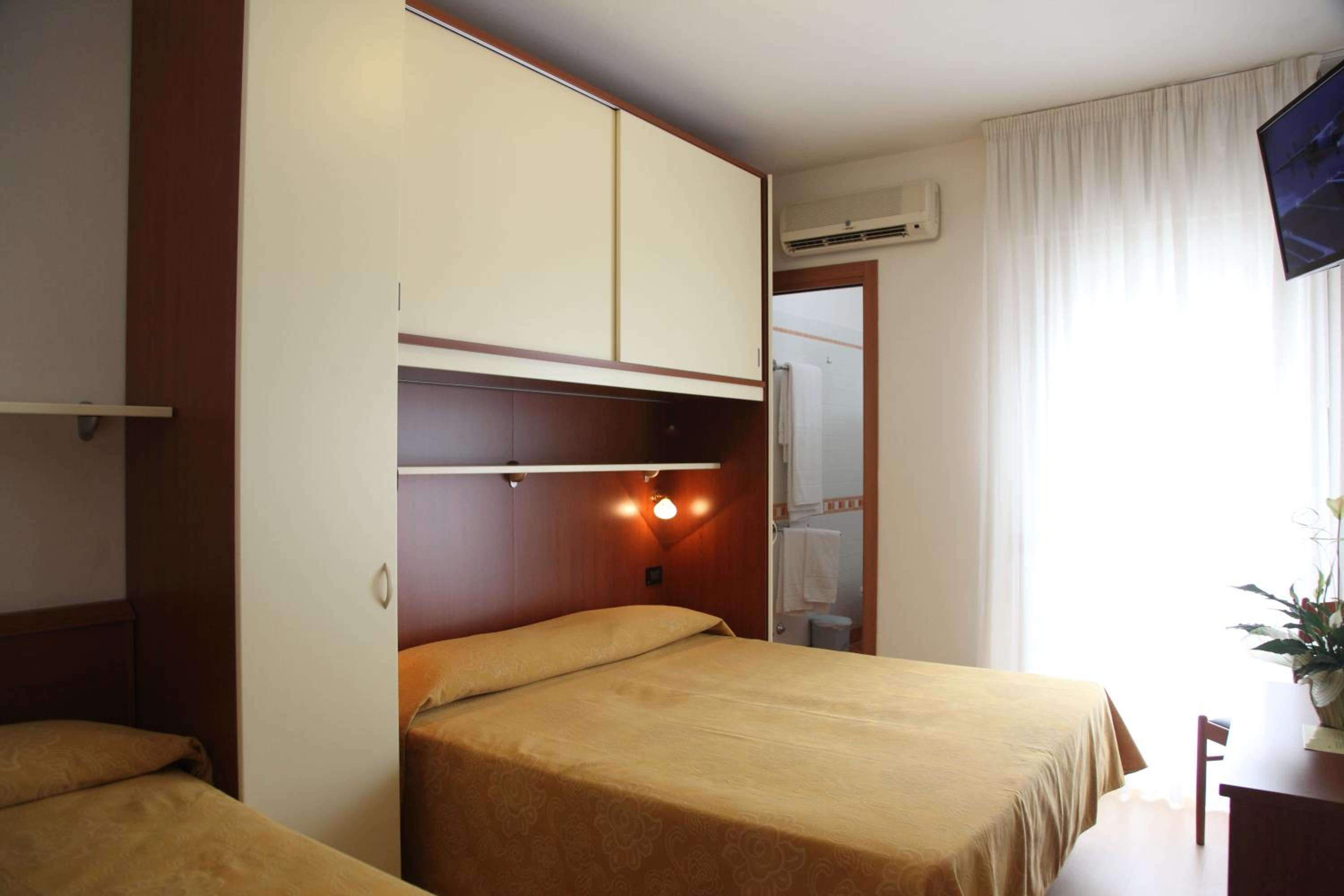 Double Room with Beach Access photo 3