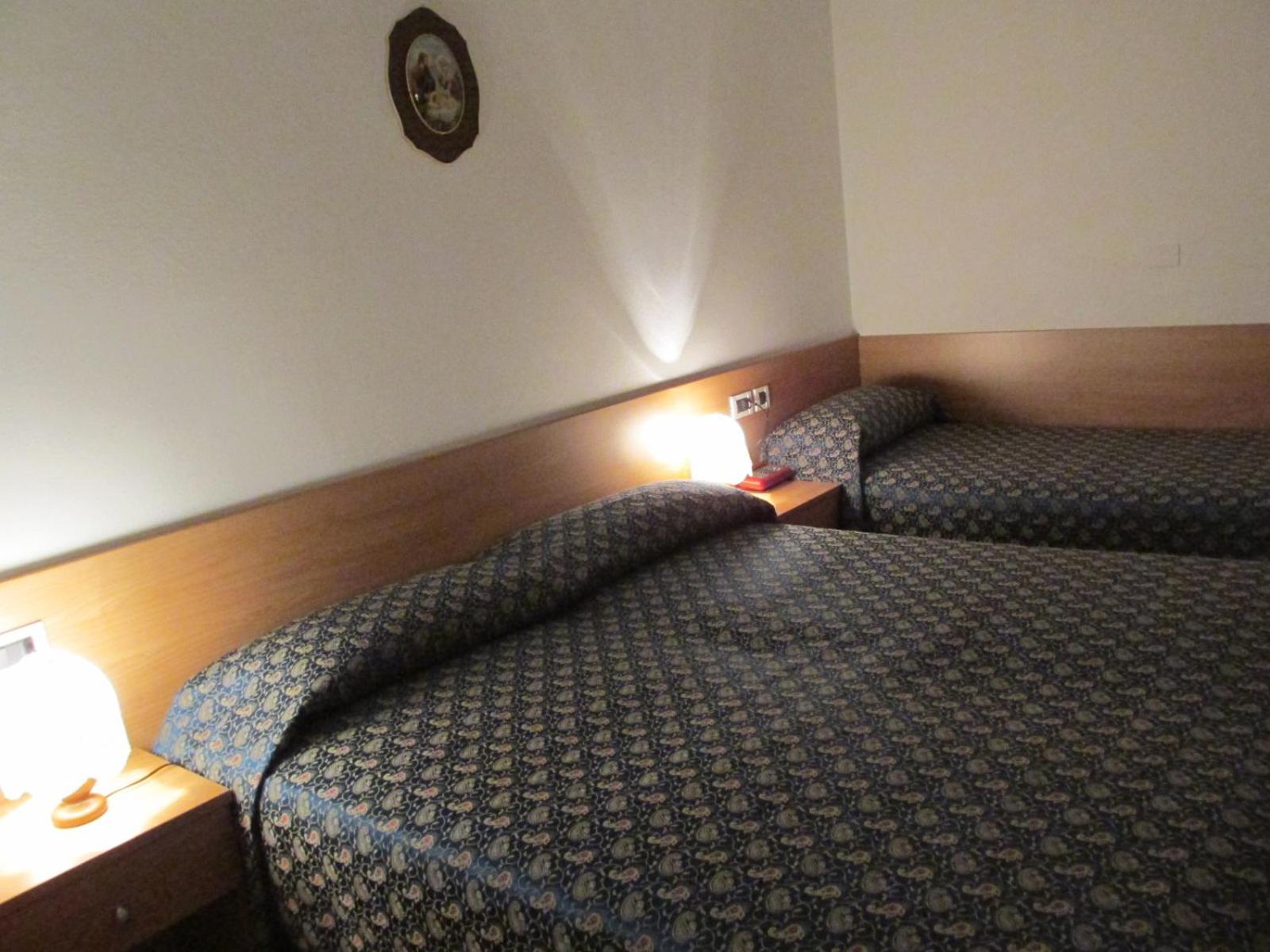 Triple Room with Balcony - Photo 4