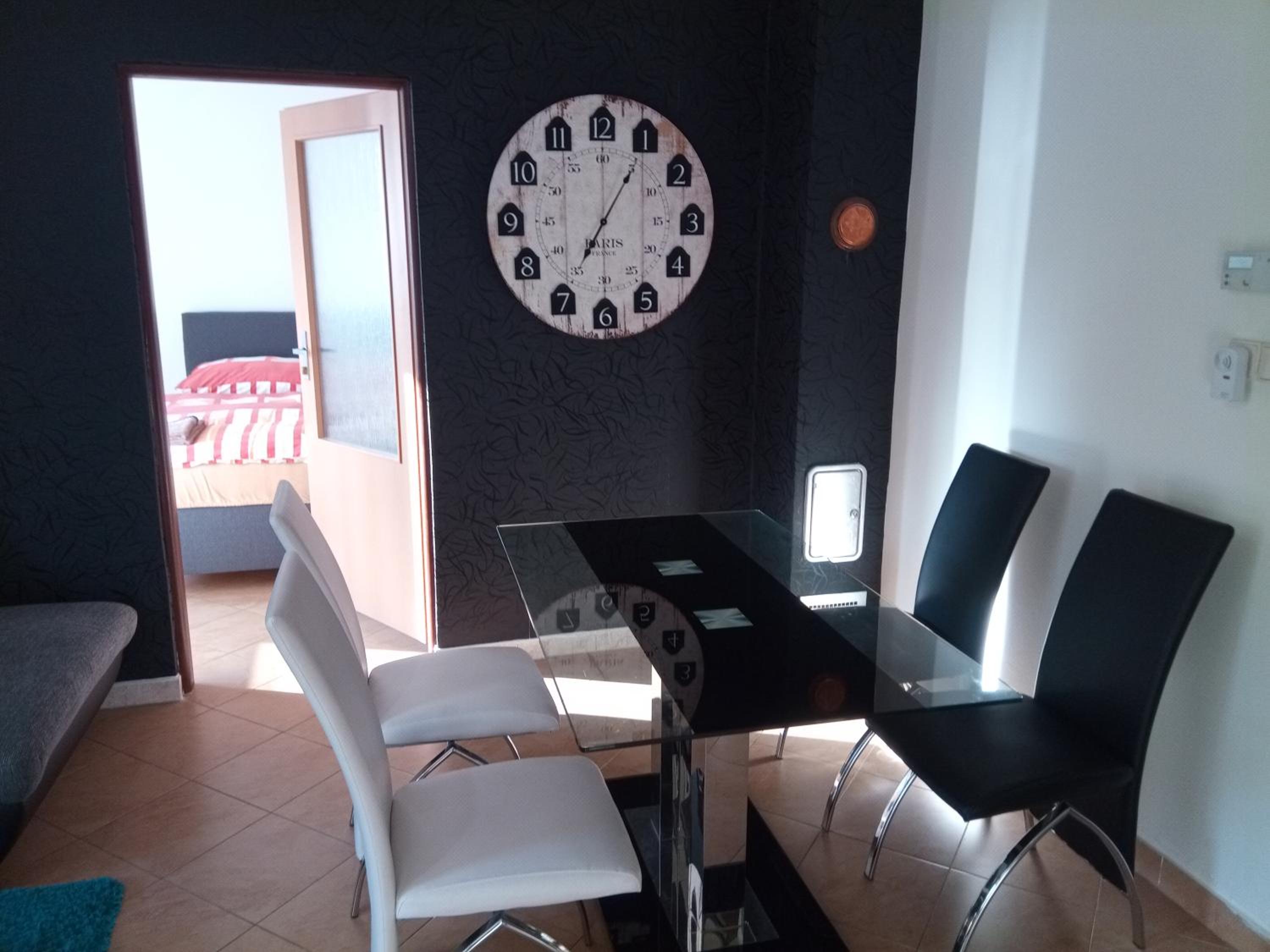 Two-Bedroom House - Photo 10