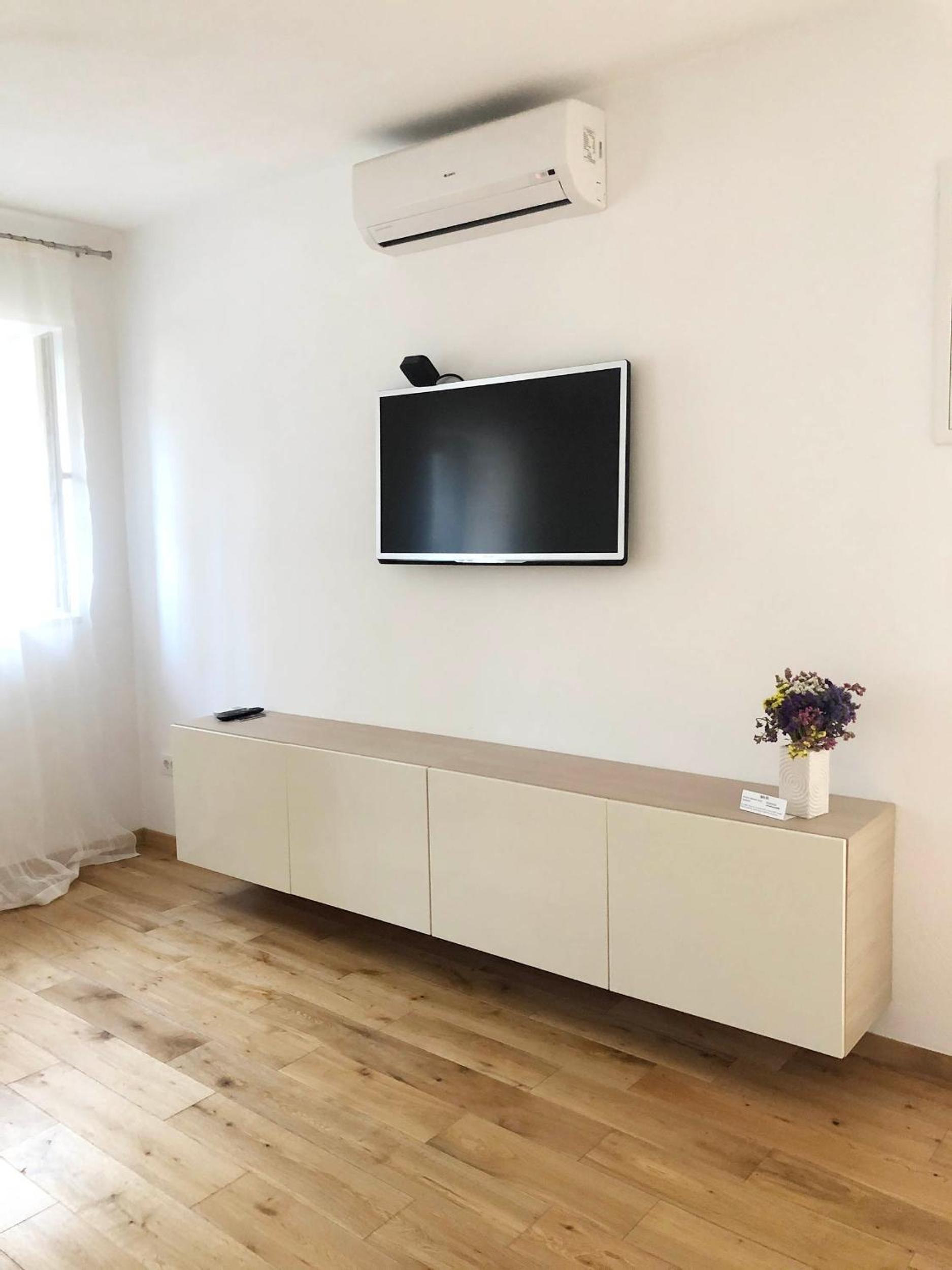 Two-Bedroom House photo 2