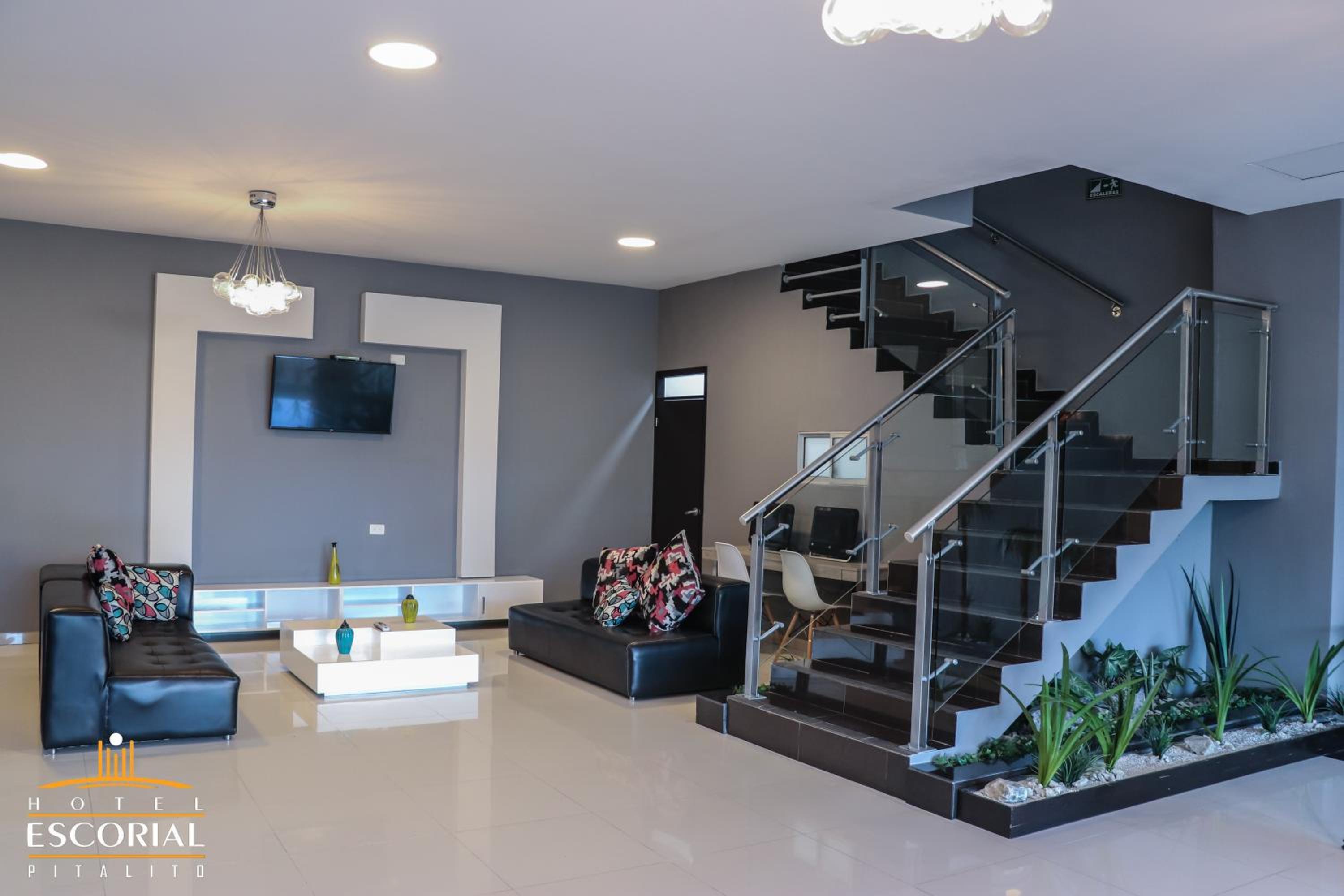 Family Room photo 1