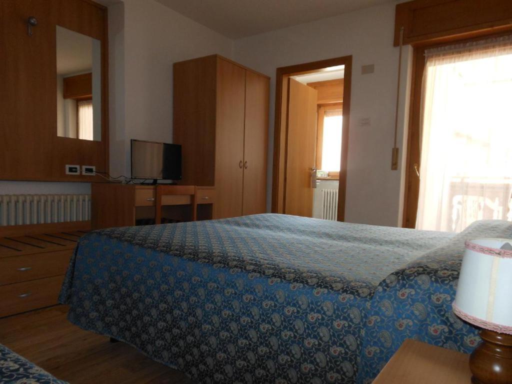 Double Room with Balcony - Photo 2