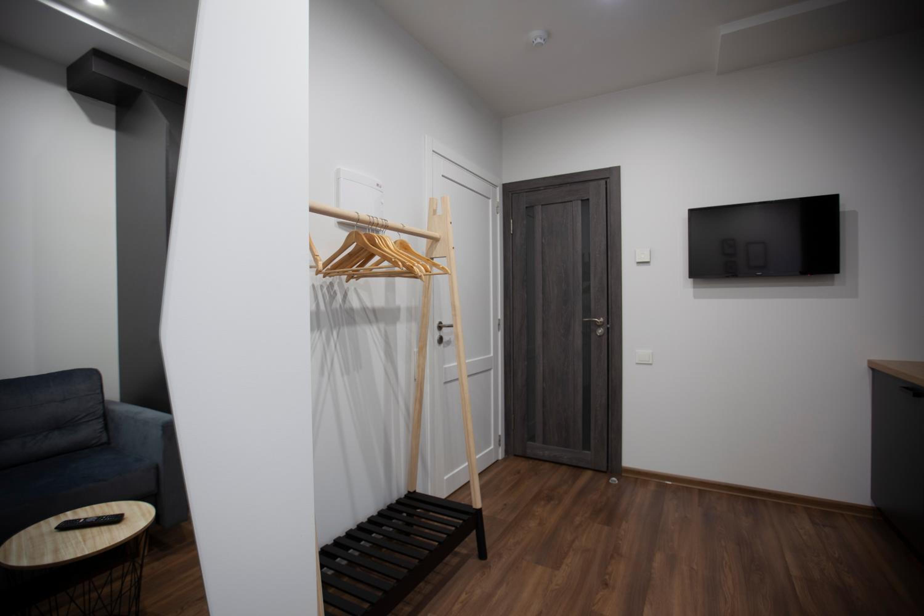 One-Bedroom Apartment - Photo 10
