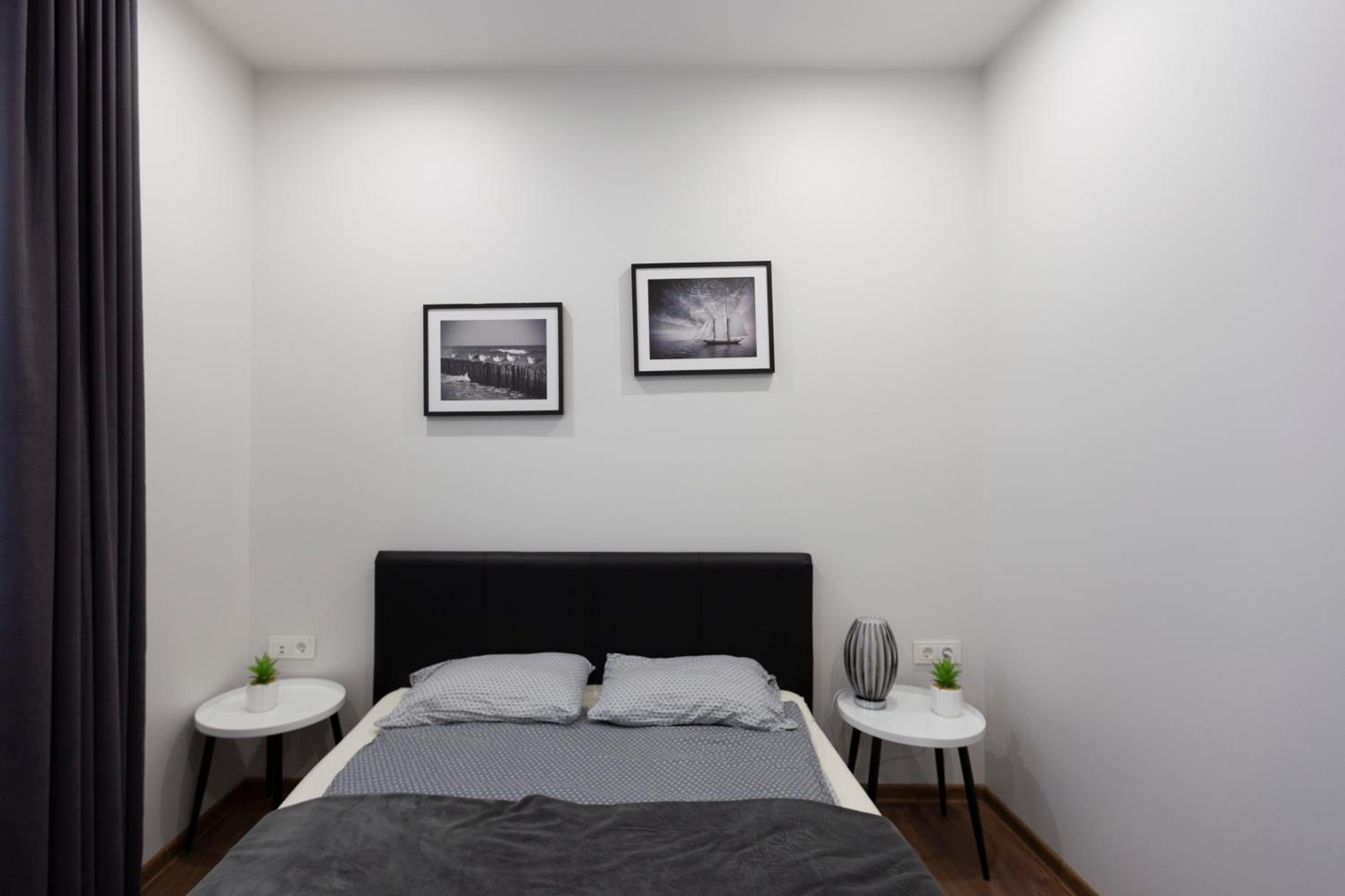 One-Bedroom Apartment - Photo 8