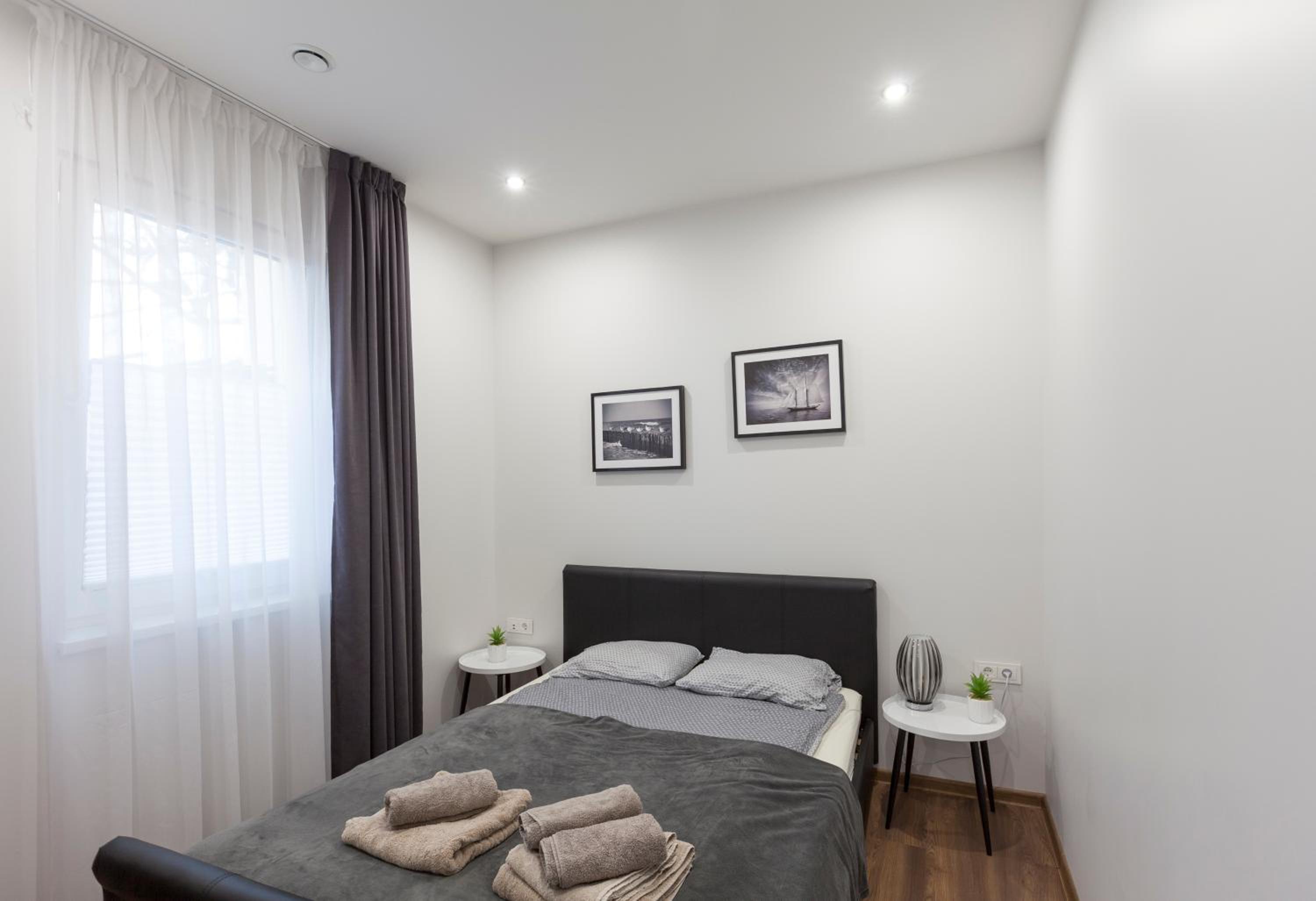 One-Bedroom Apartment - Photo 7