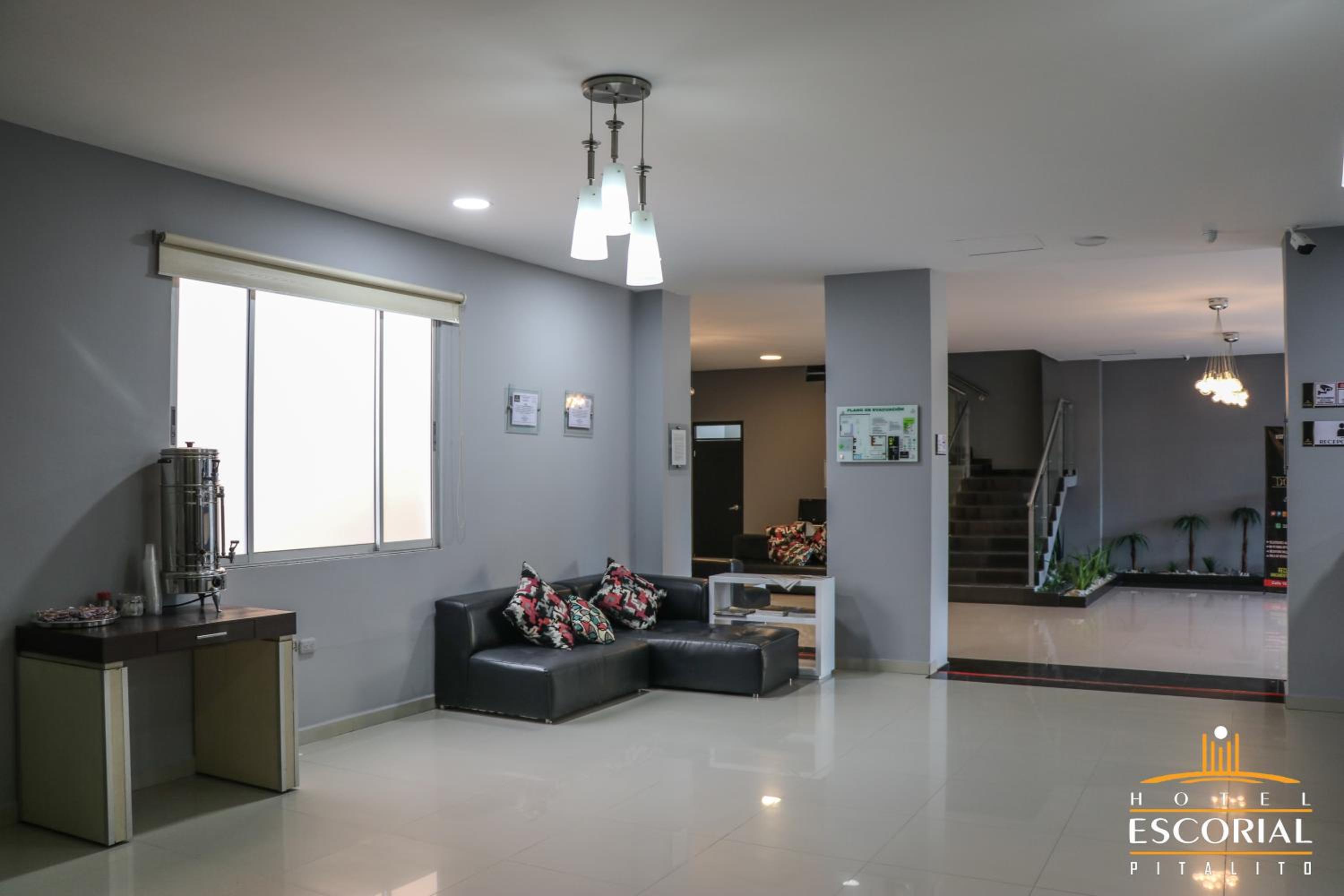 Family Room photo 2