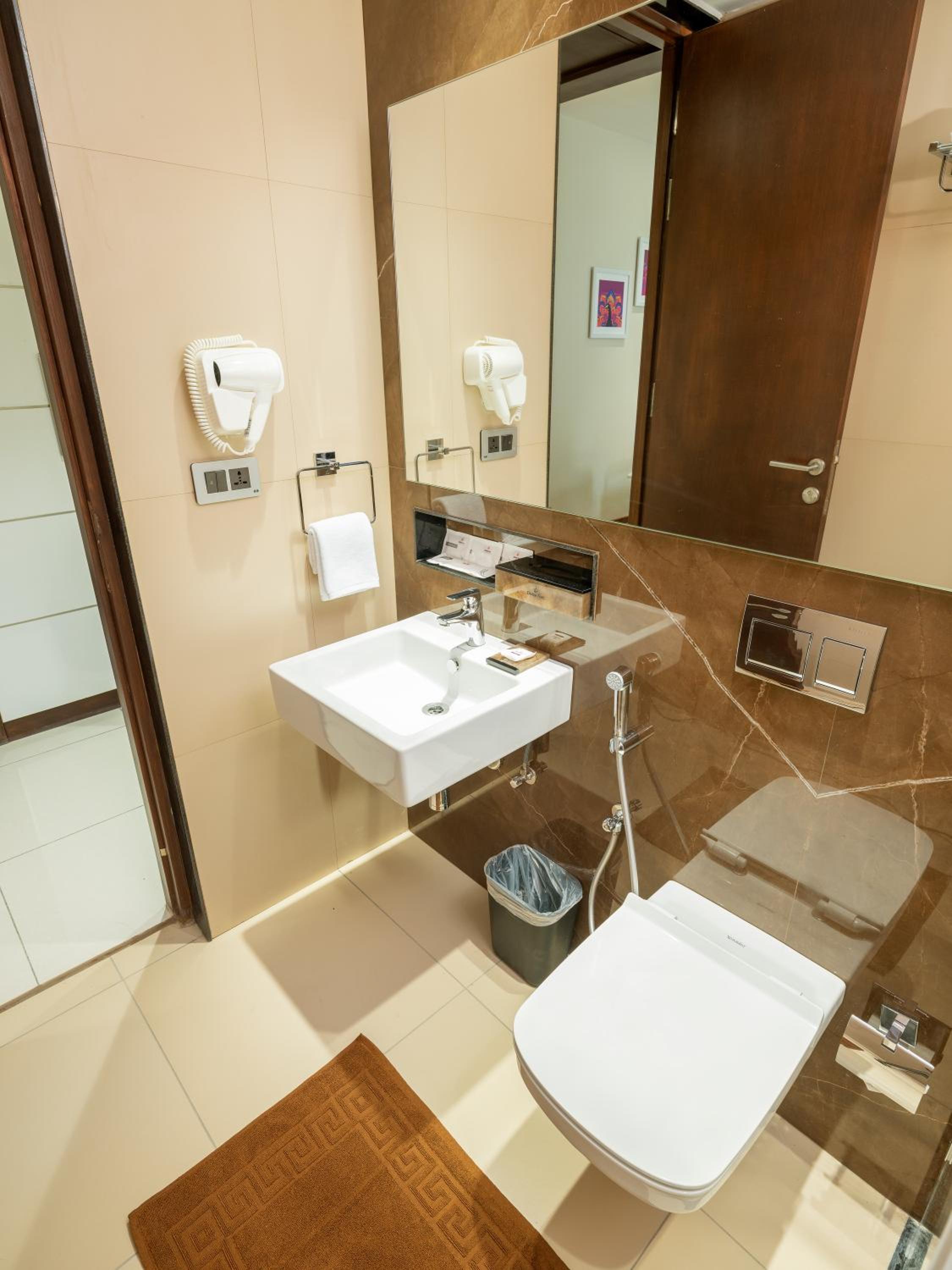 Double or Twin Room - Photo 3