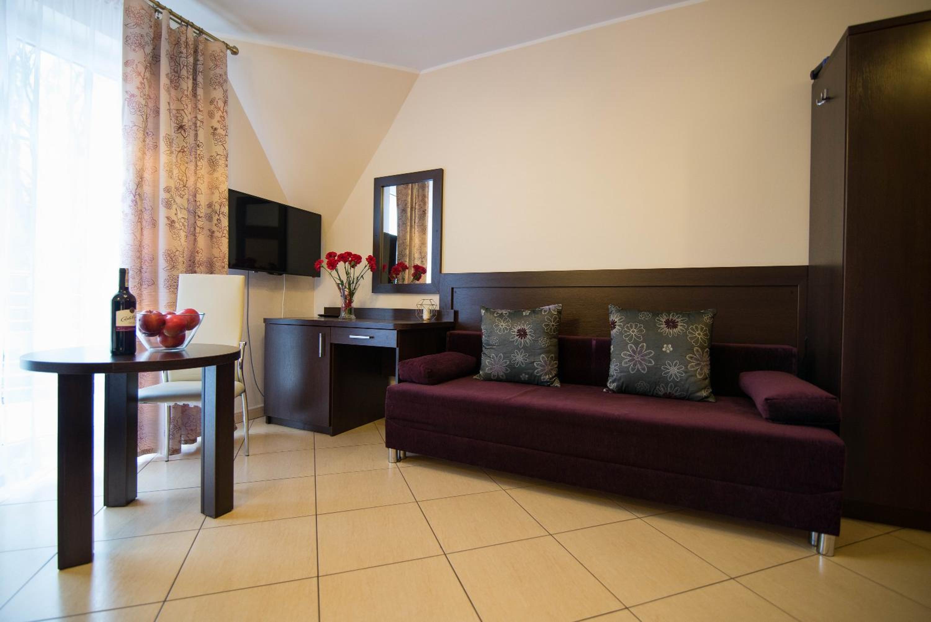 Double Room with Balcony (2 Adults + 1 Child) photo 3