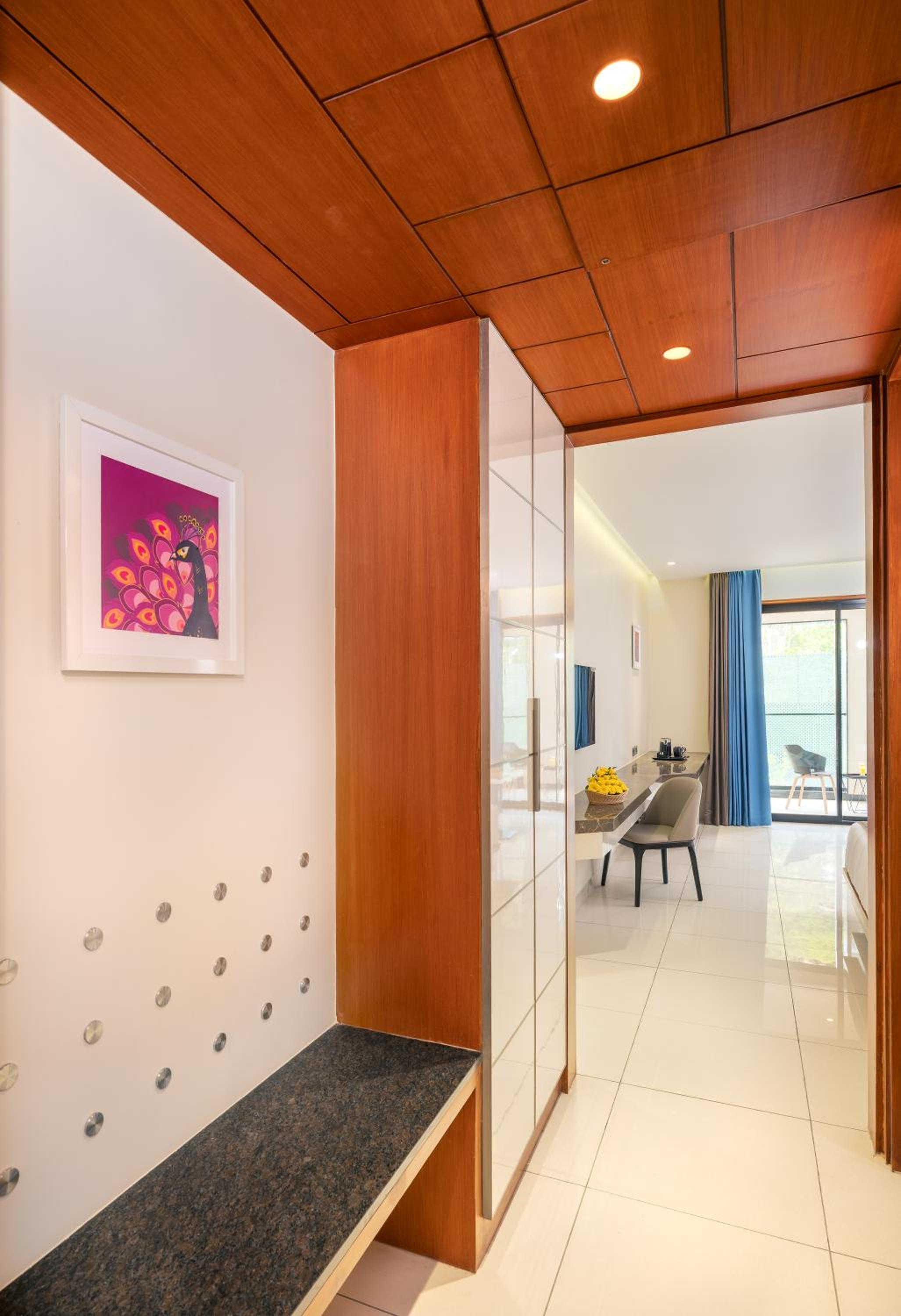 Deluxe Double Room with Balcony photo 2