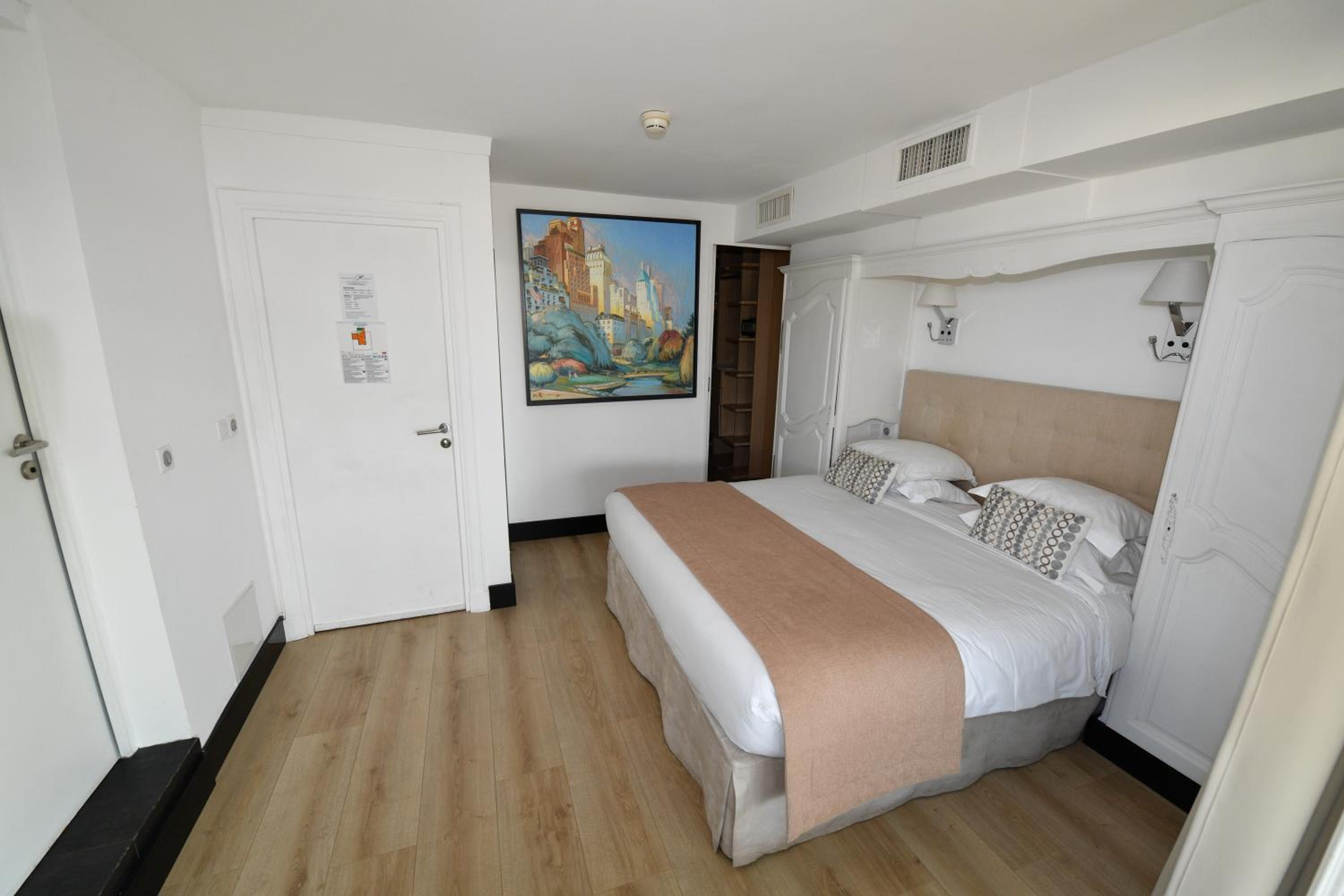 Penthouse Suite with Terrace