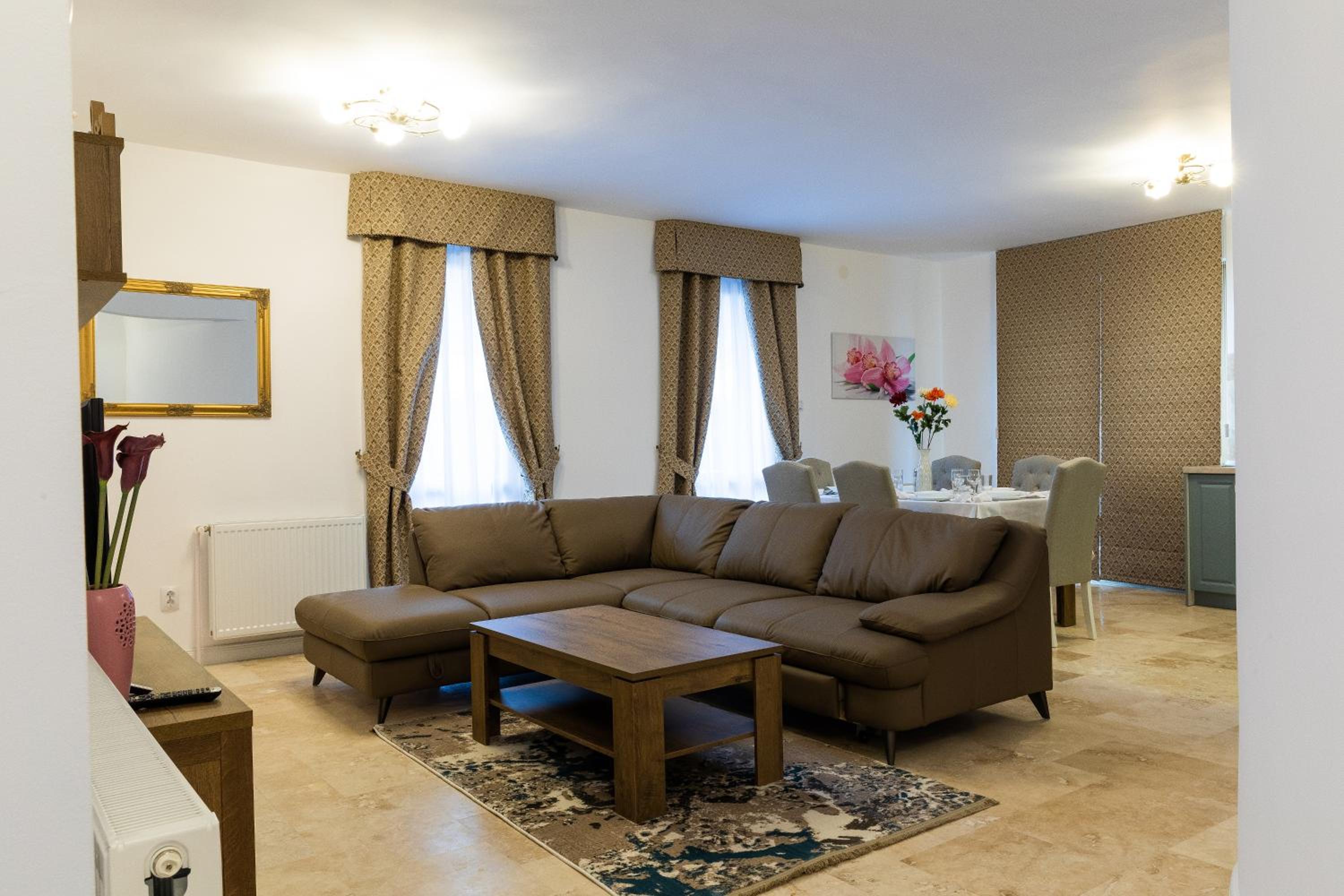 Apartment - Split Level photo 1