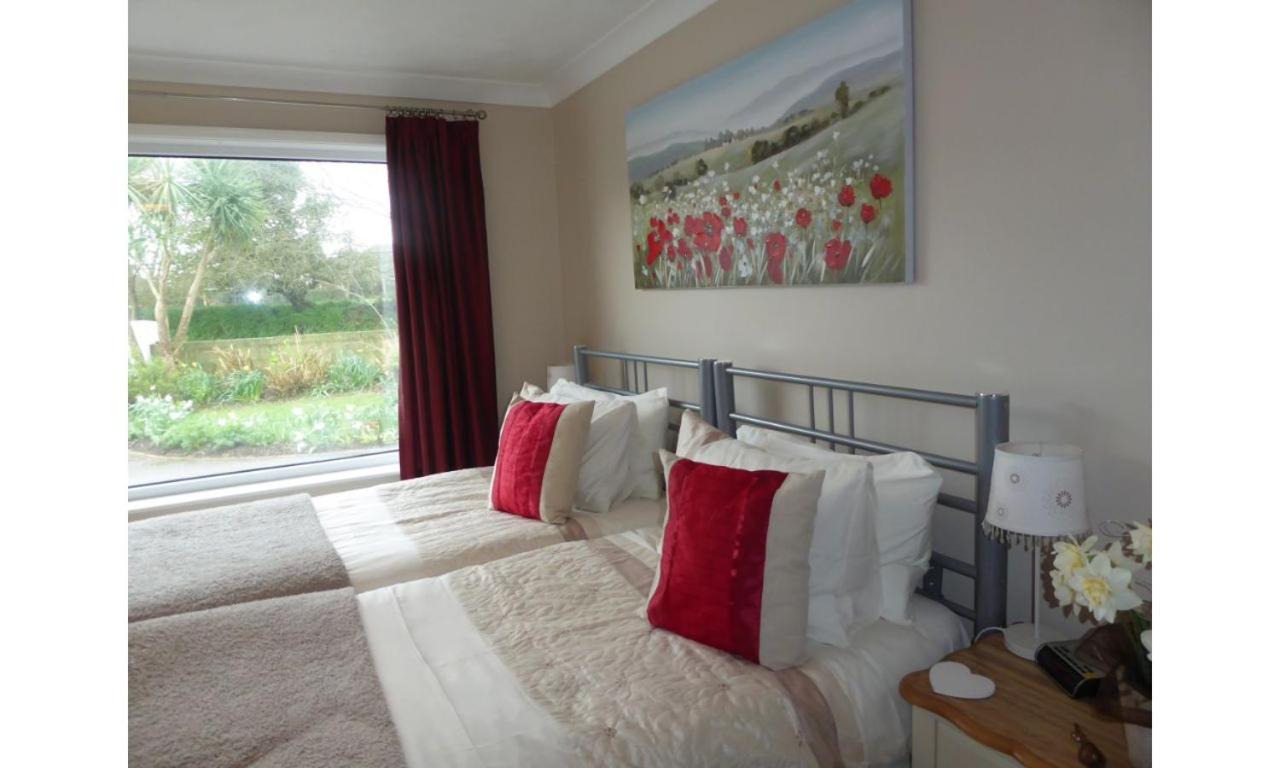 Twin Room with Private Bathroom