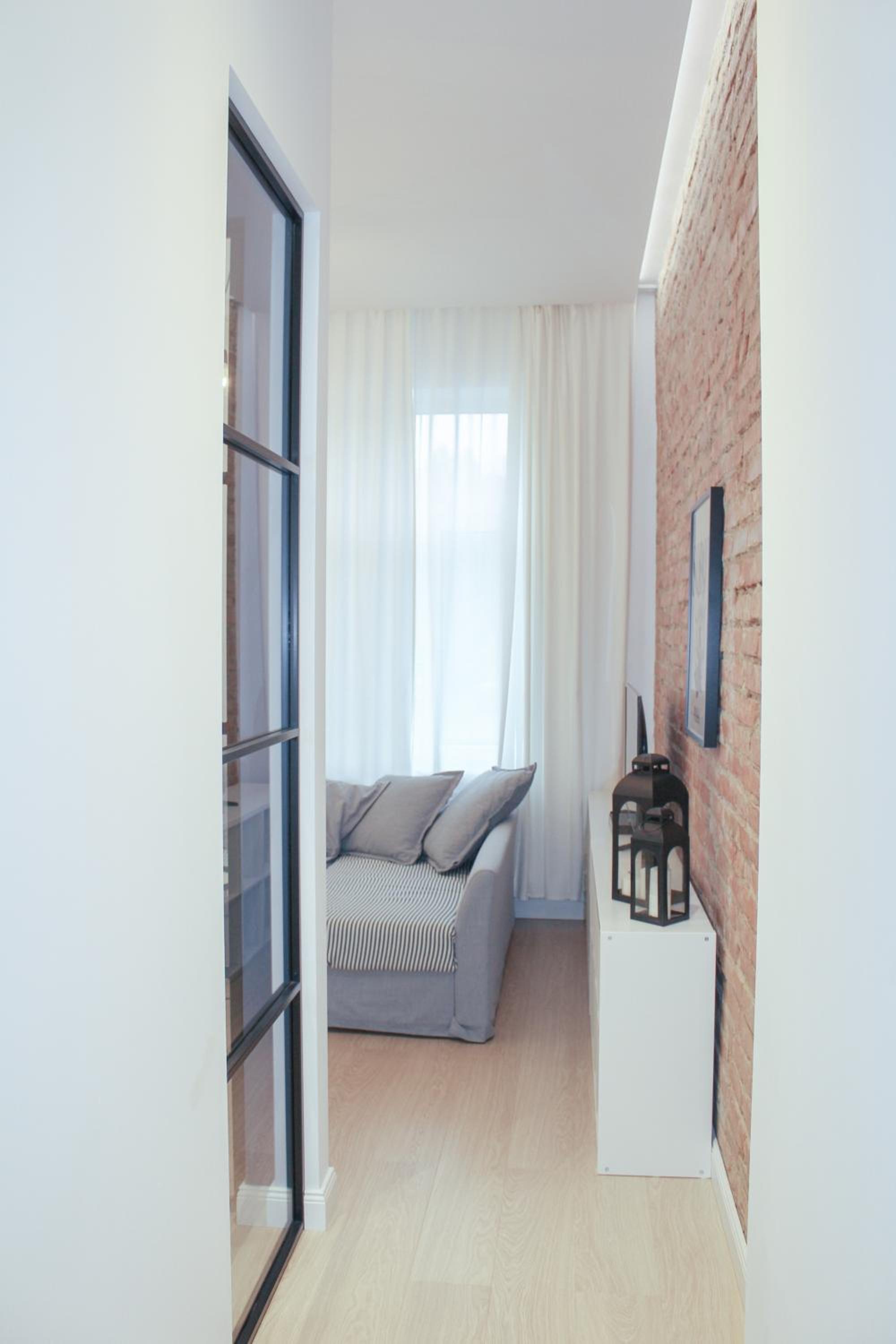 One-Bedroom Apartment - Photo 12