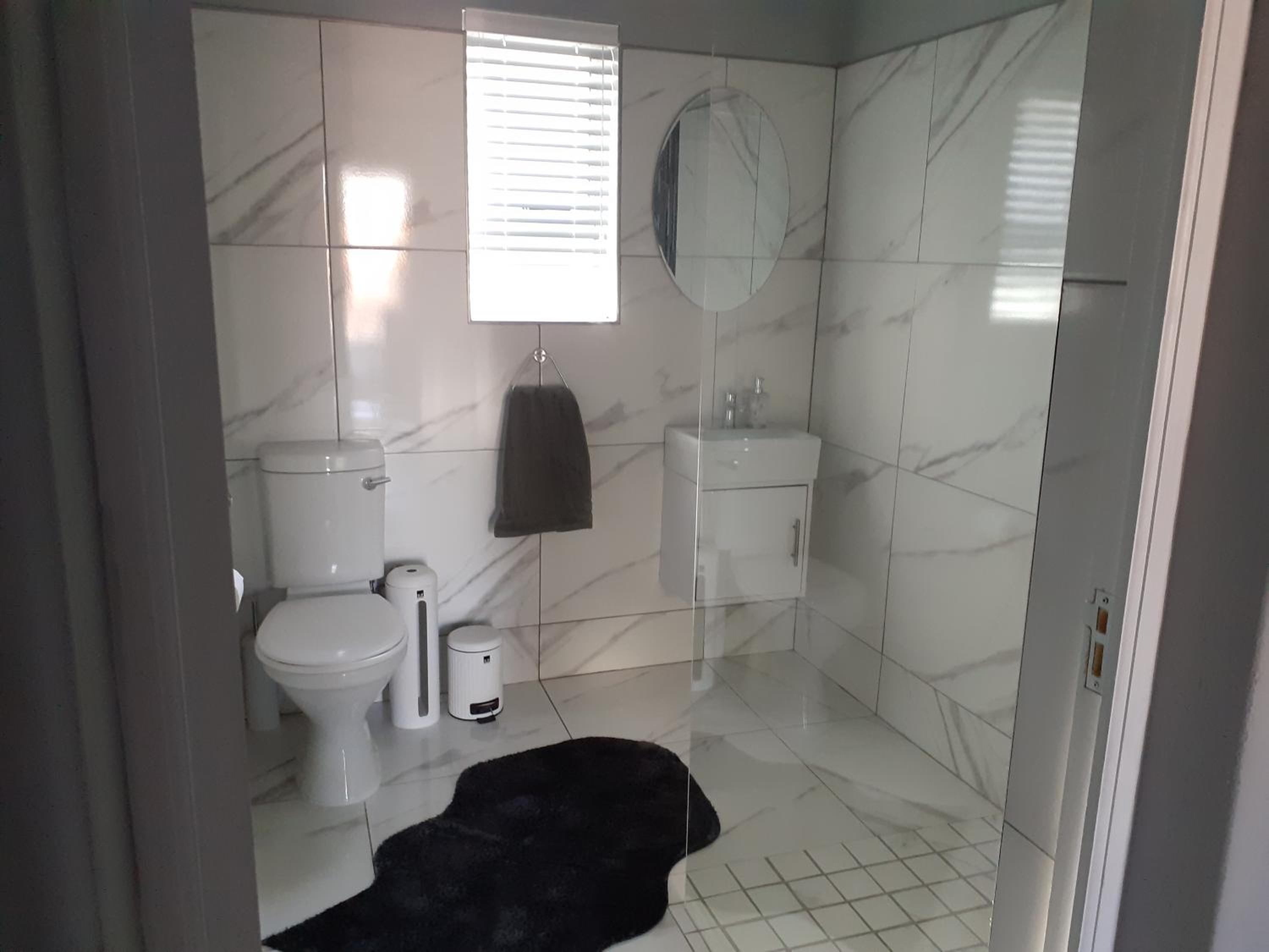 Three-Bedroom Apartment - Photo 36