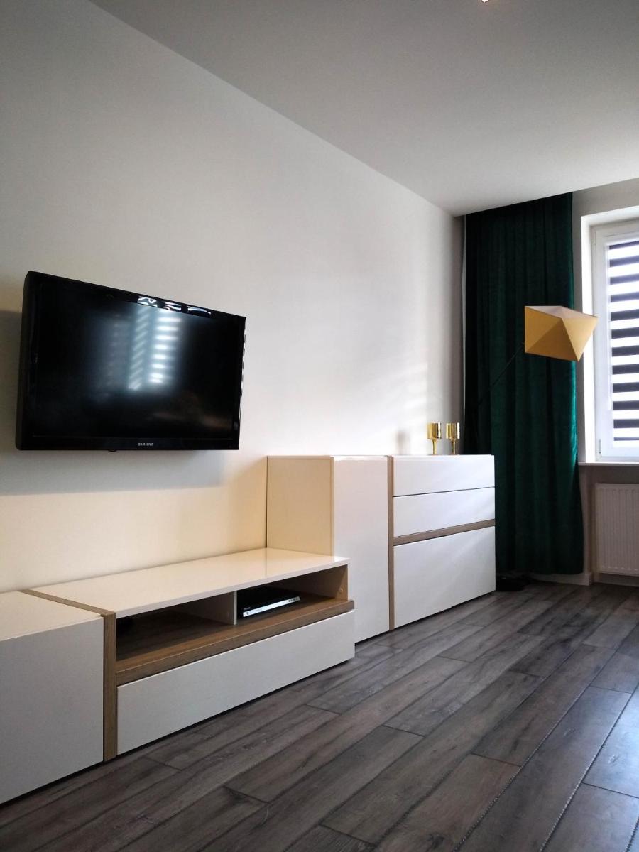 One-Bedroom Apartment - Photo 3