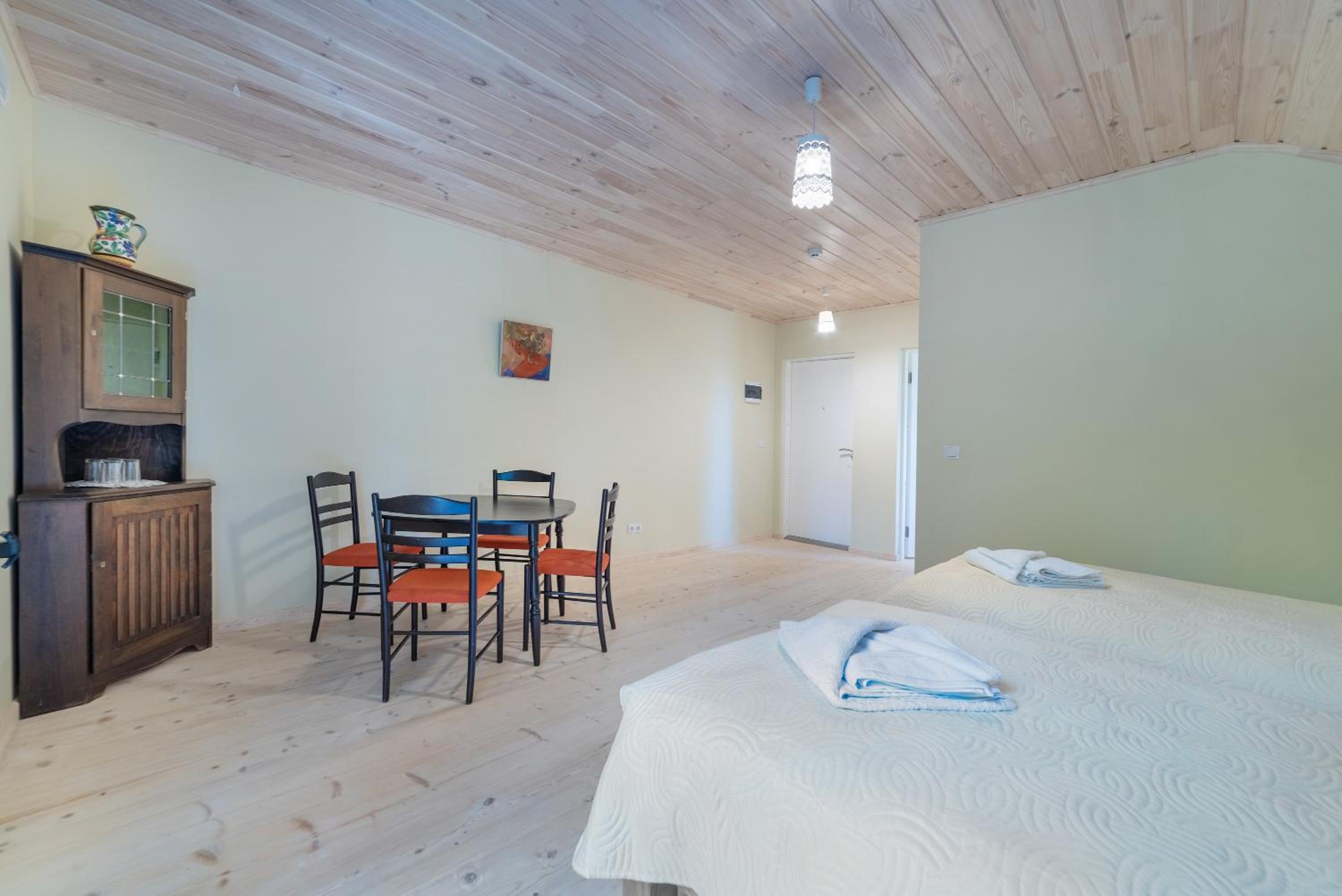 Quadruple Room with Balcony - Photo 14