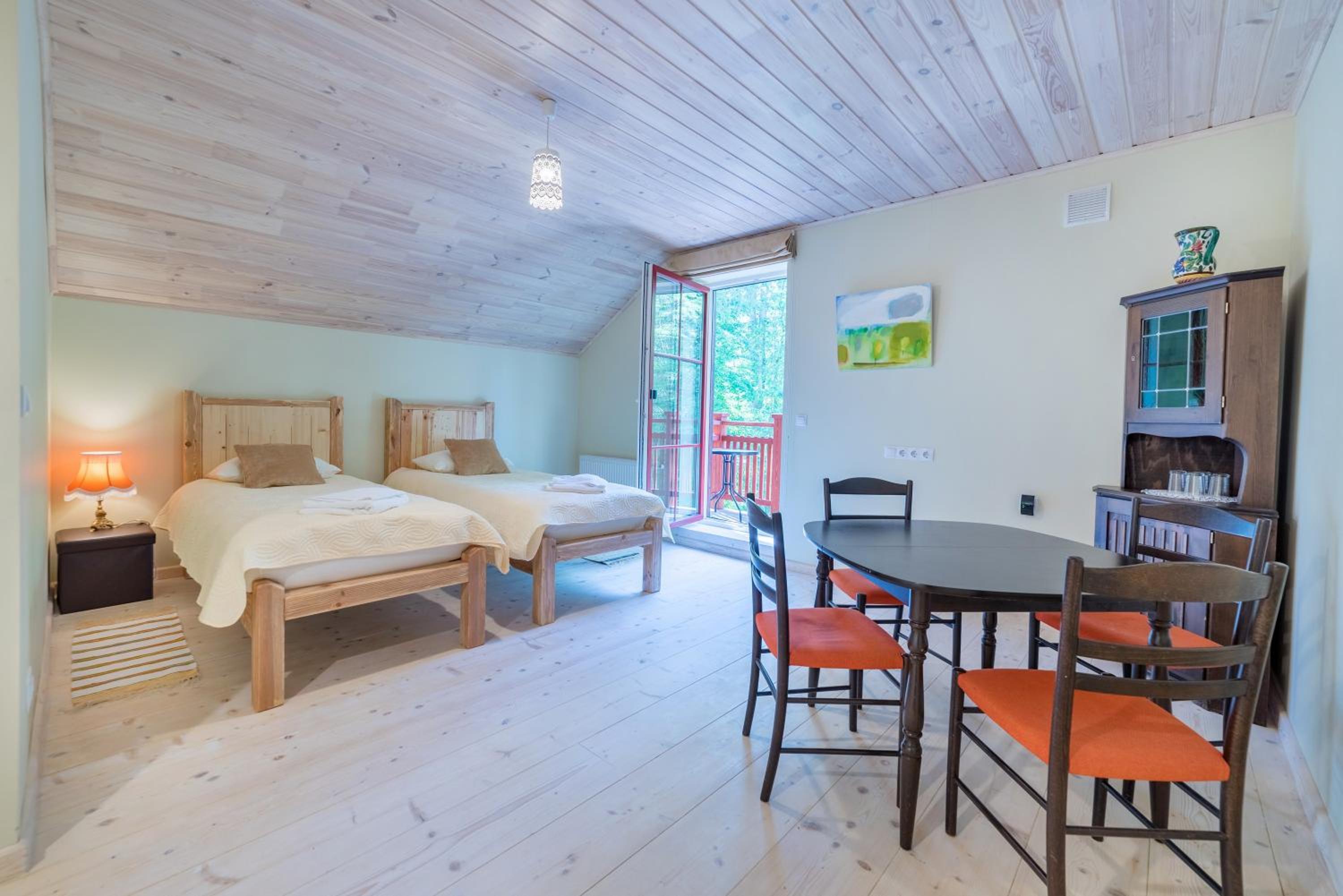 Quadruple Room with Balcony - Photo 2
