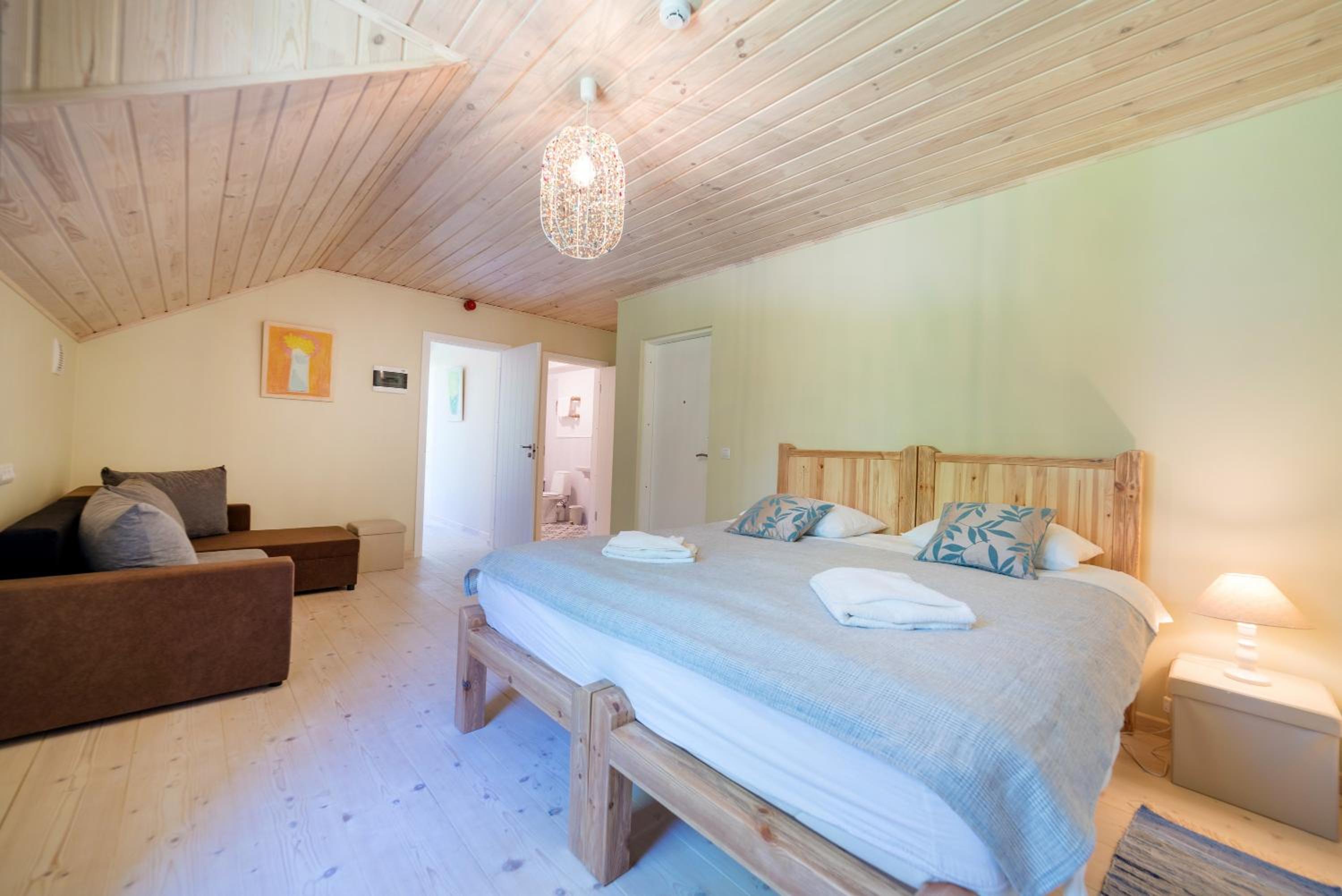 Quadruple Room with Bath photo 3