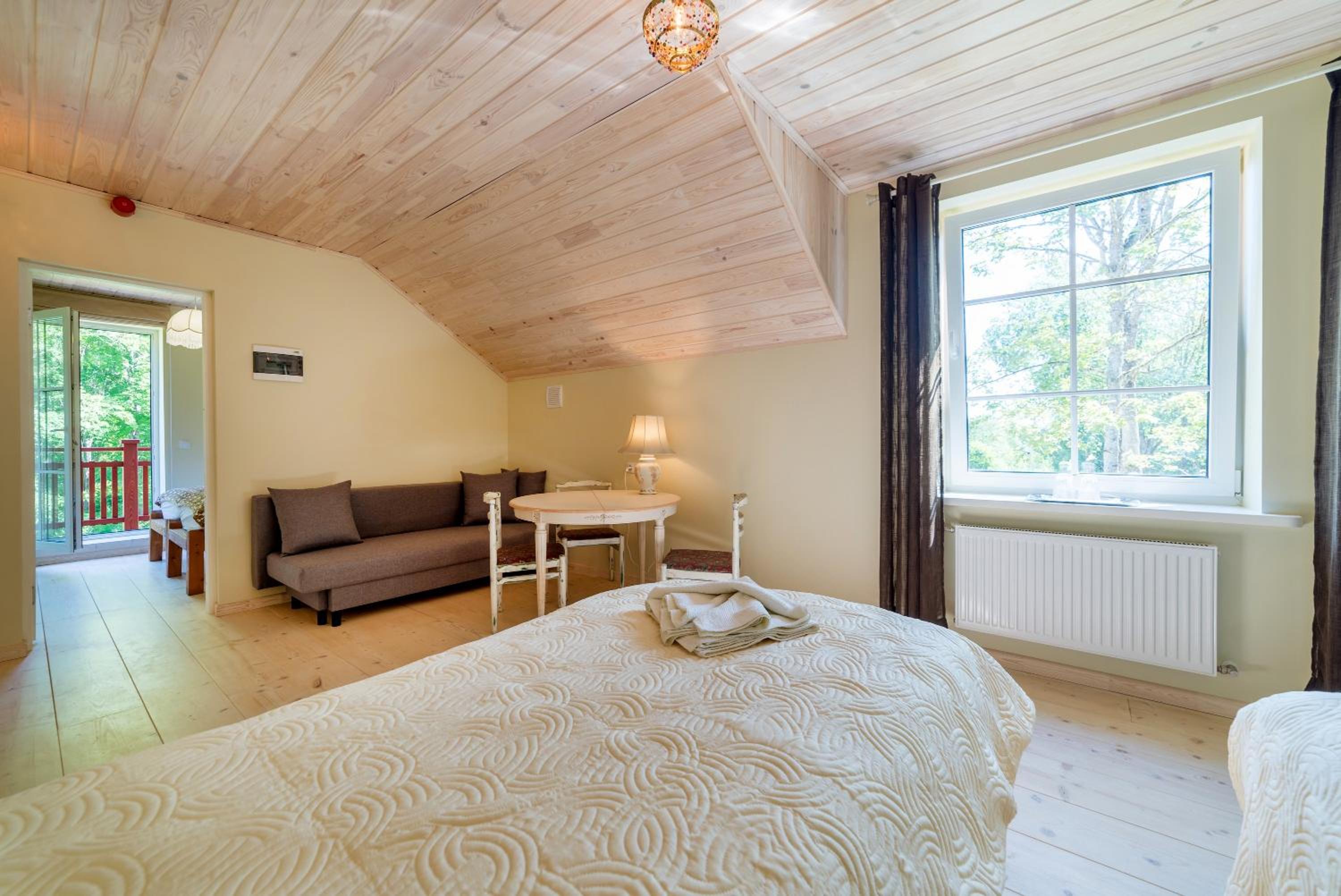 Quadruple Room with Bath - Photo 5