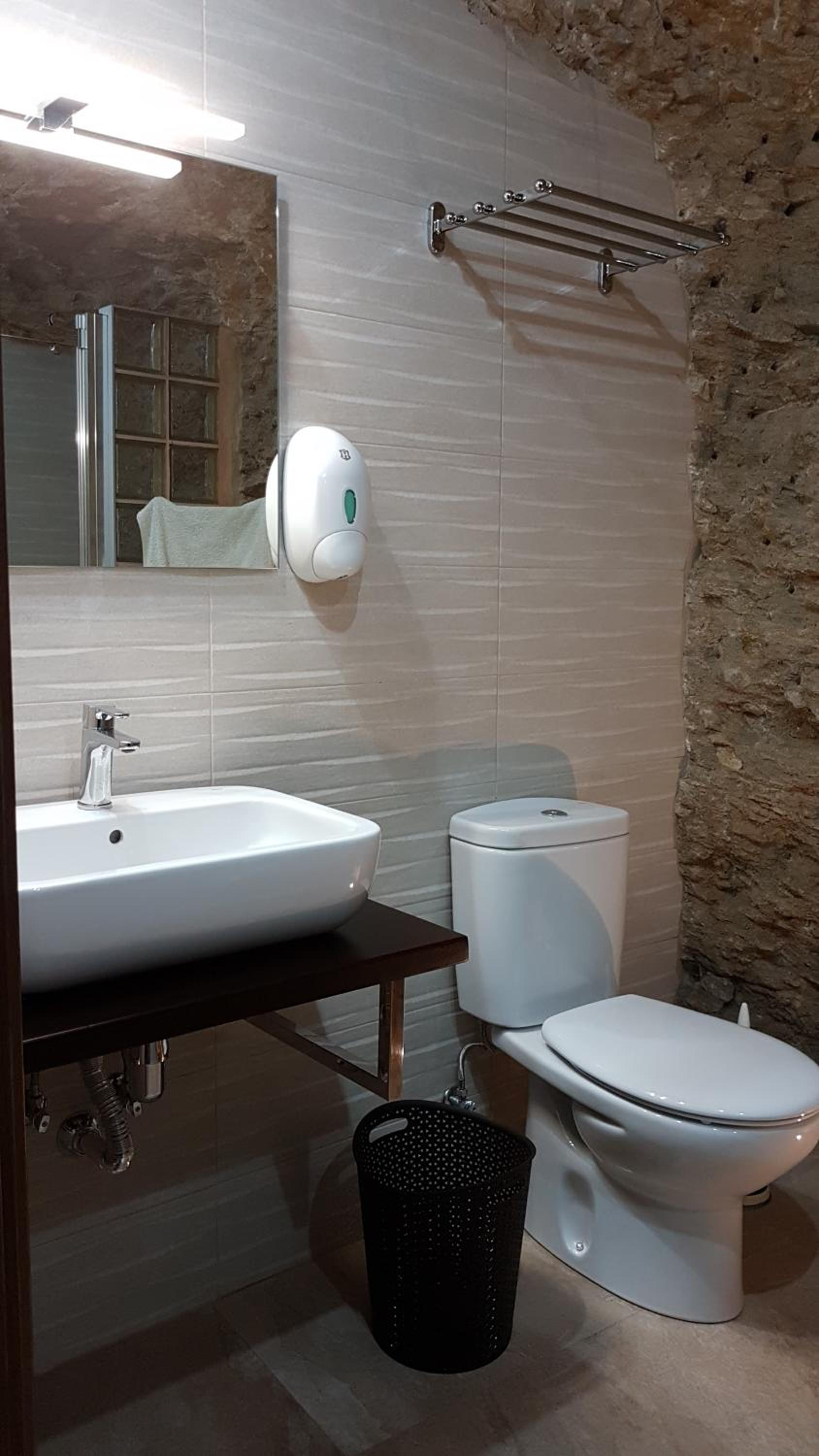 Two-Bedroom House - Photo 15