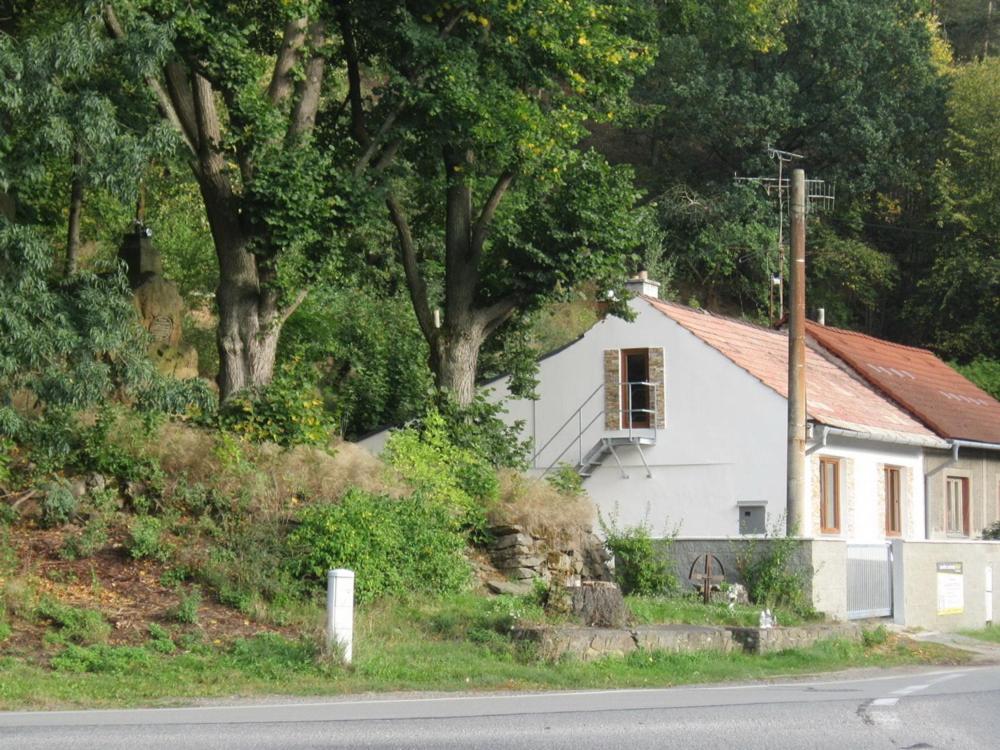 Two-Bedroom House - Photo 4