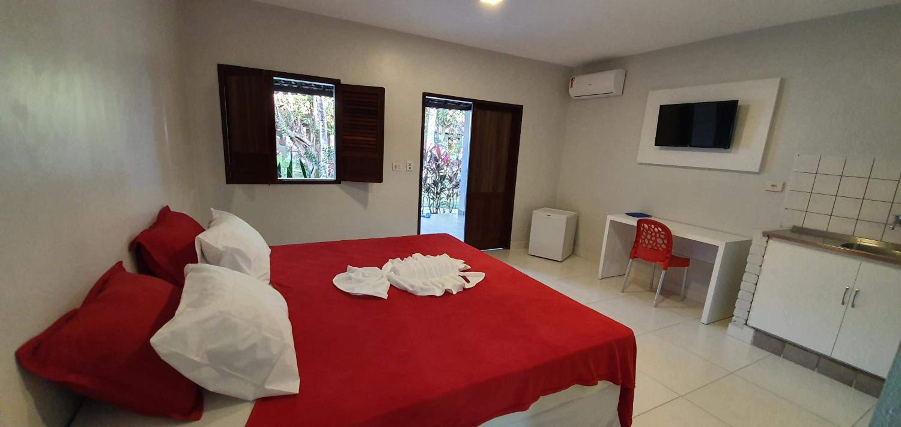 Suite with Hot Tub - Photo 1
