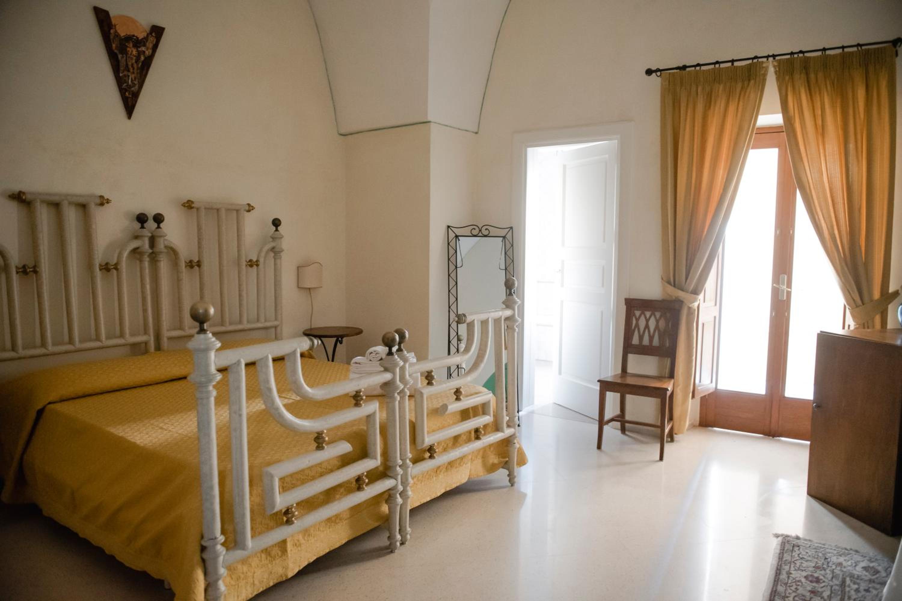 Deluxe Double or Twin Room with Balcony - Photo 3