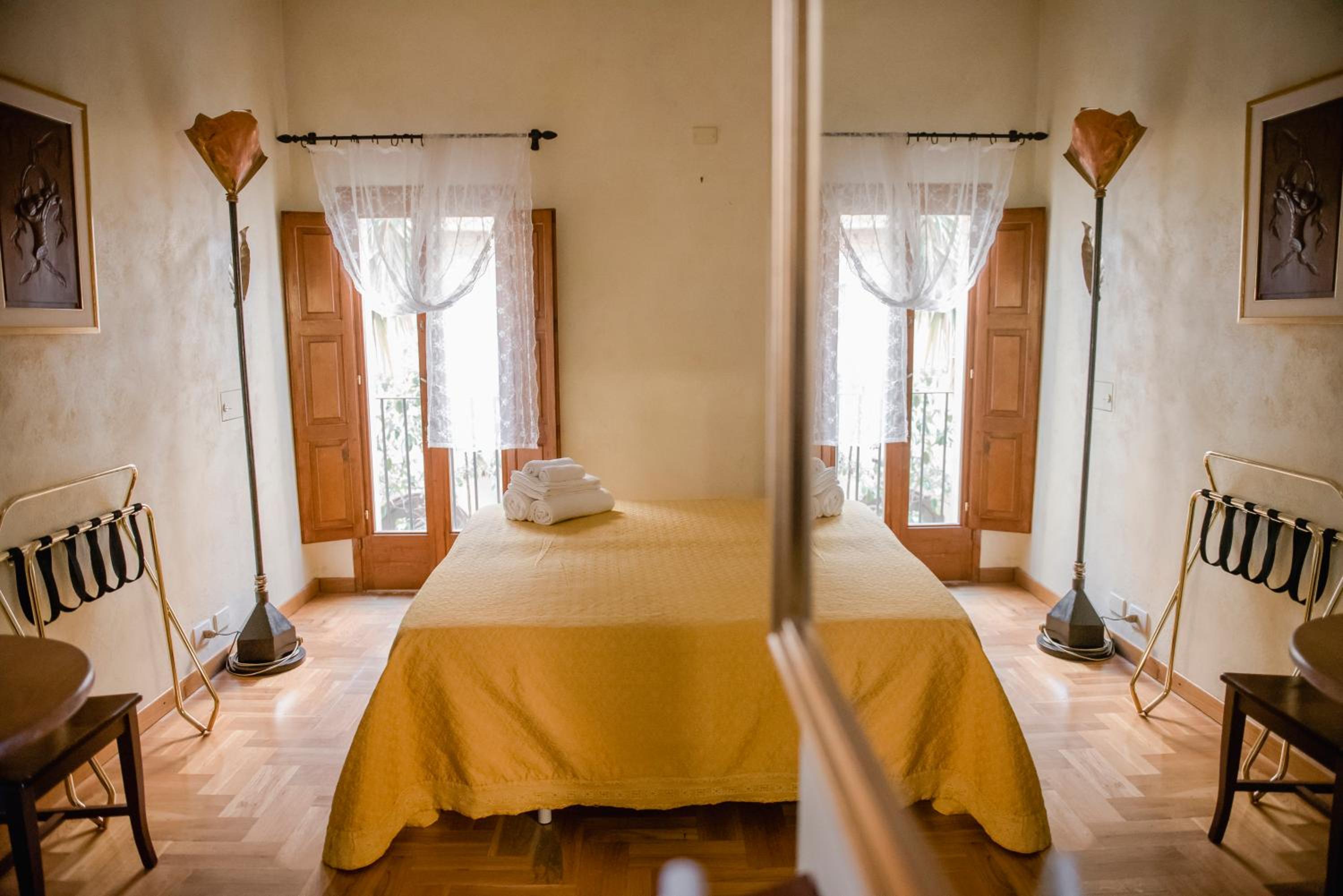 Large Double or Twin Room - Photo 4