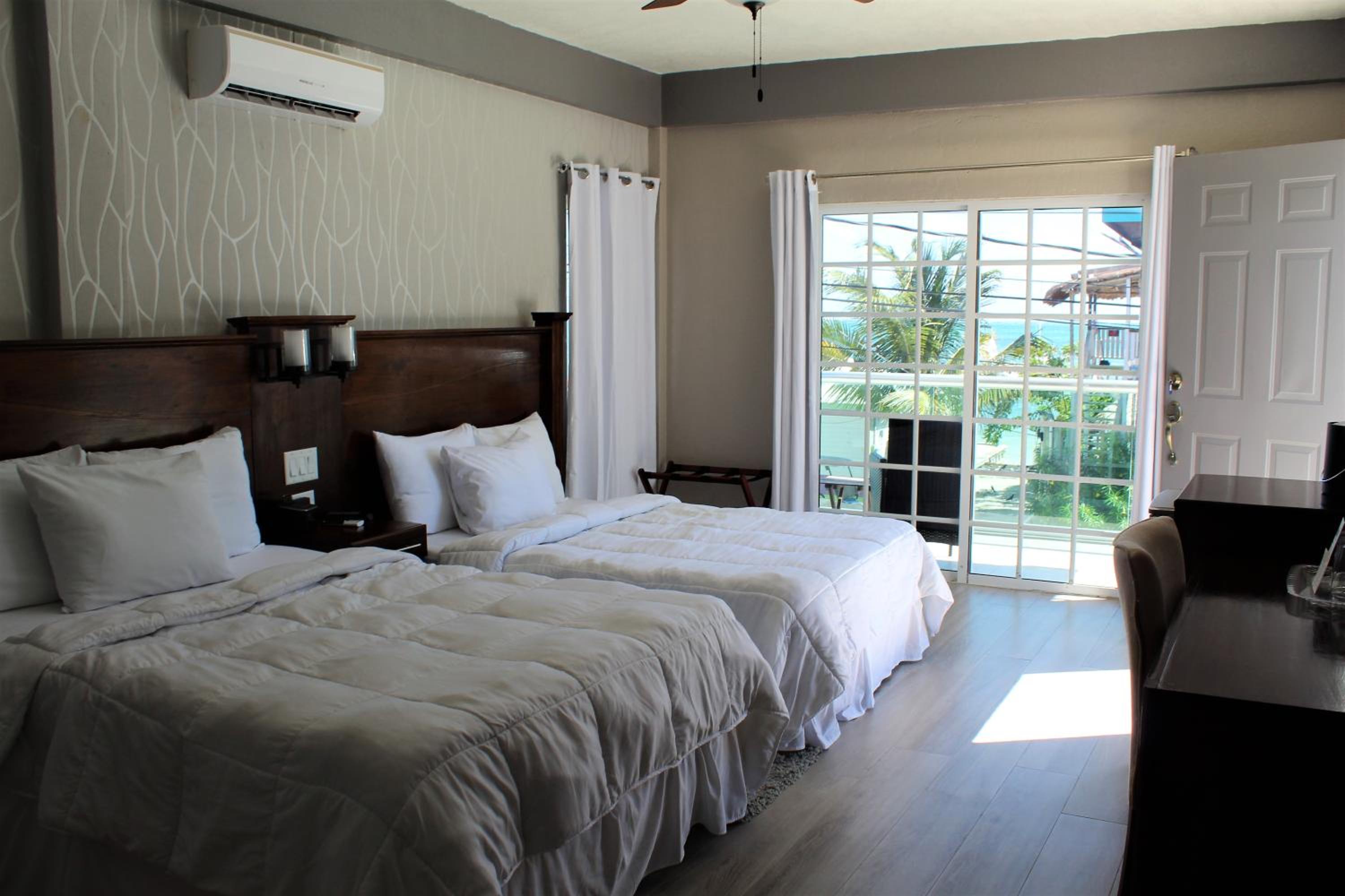 Deluxe Double Room with Sea View photo 1