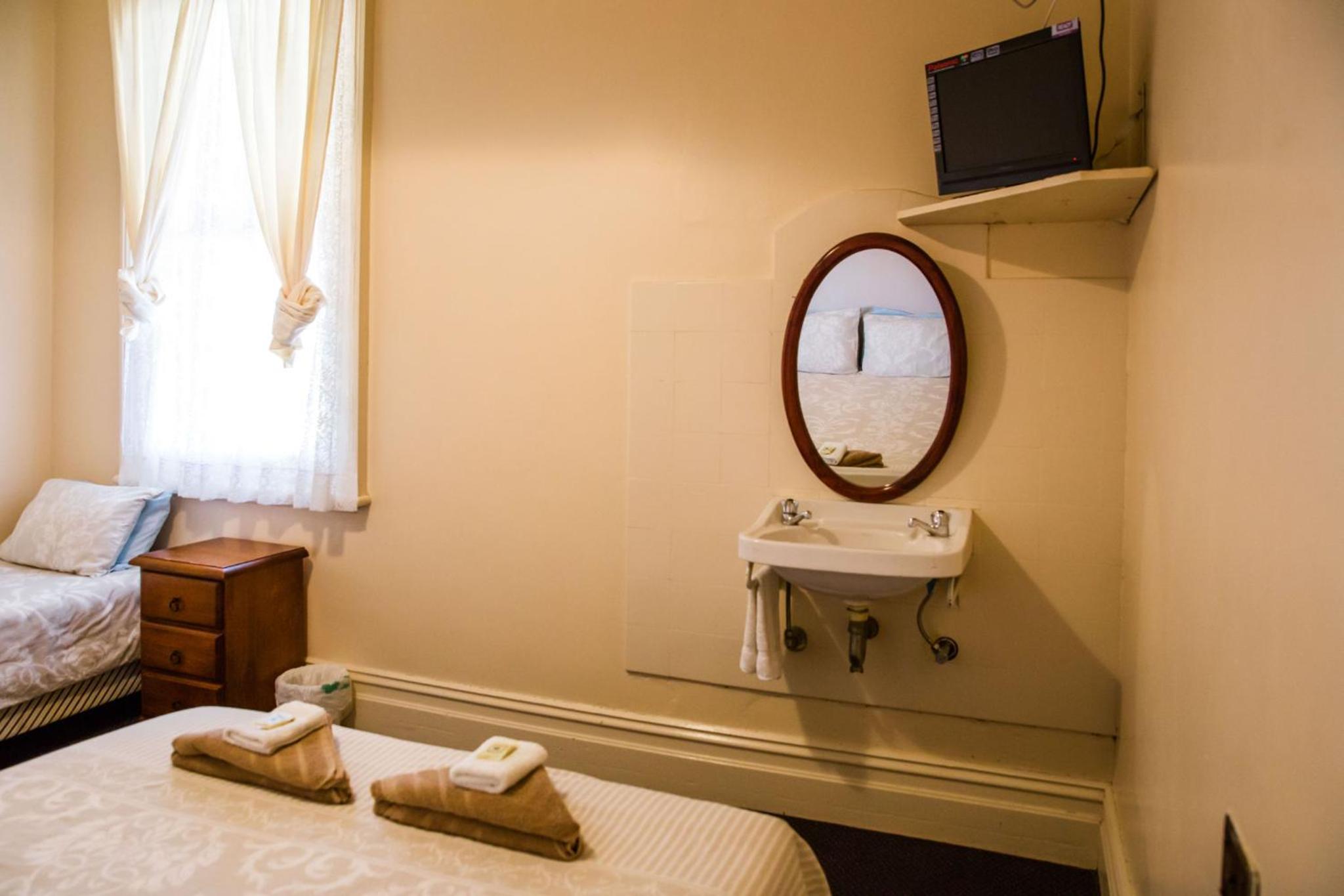 Budget Double Room photo 1