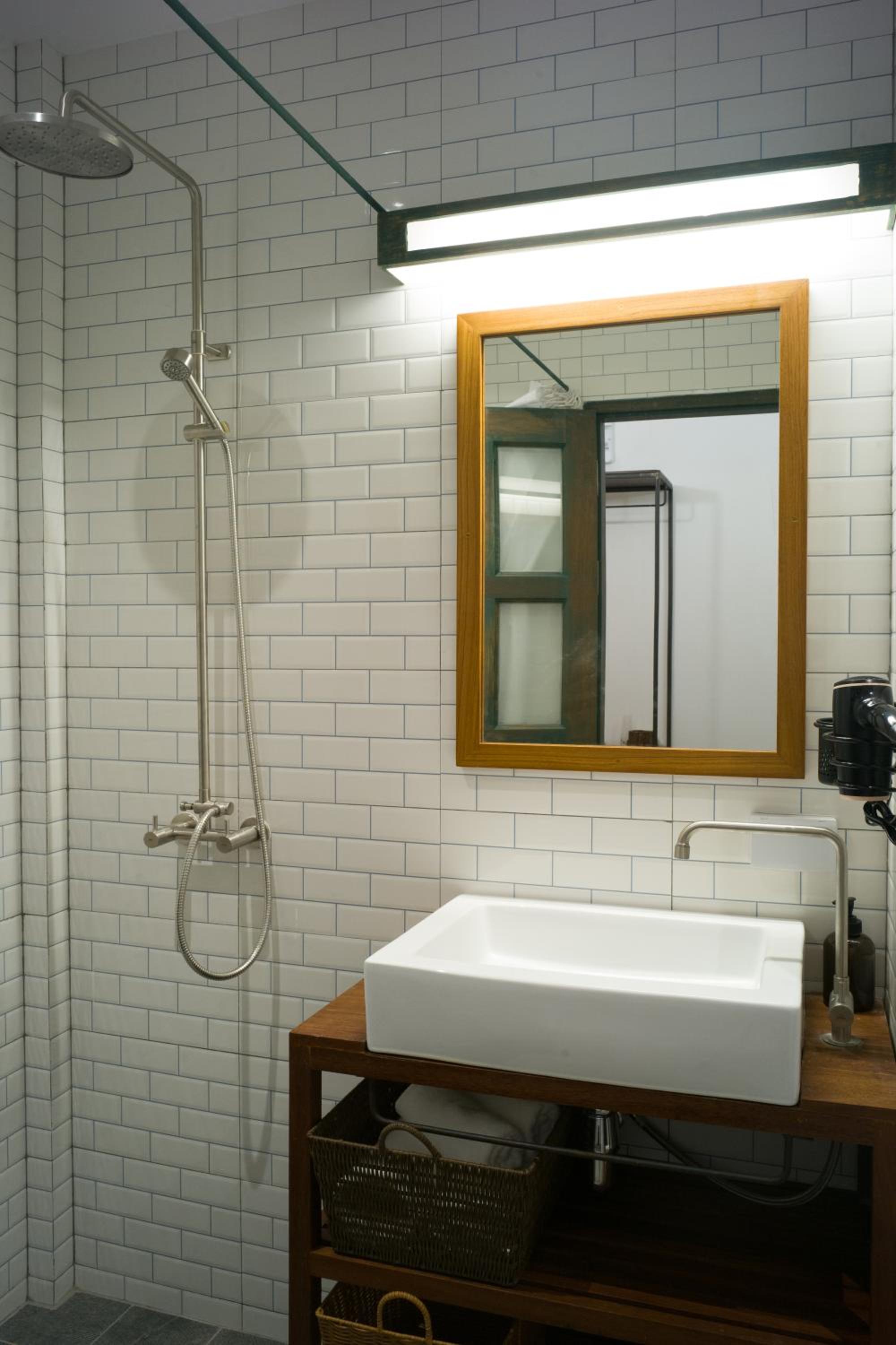 Deluxe Double or Twin Room with Balcony - Photo 7