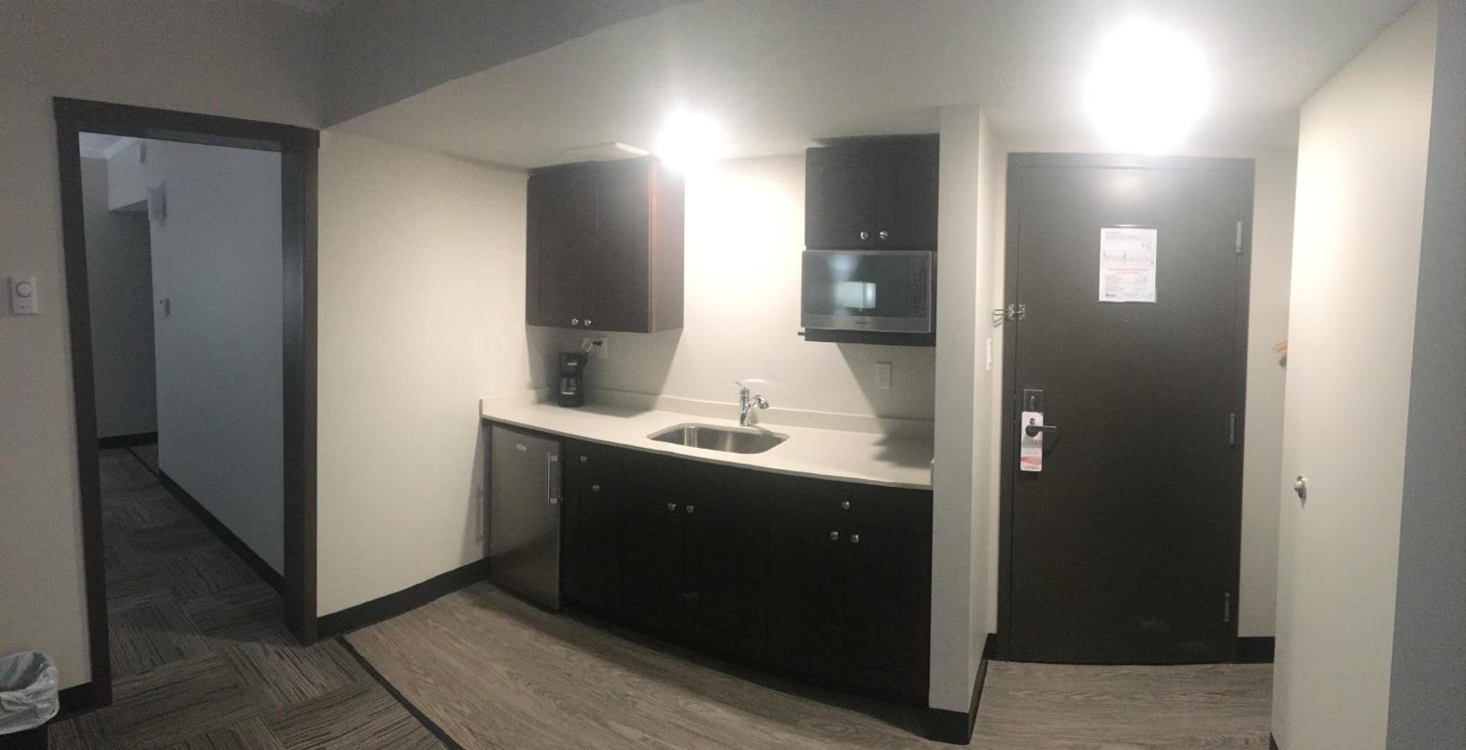 Deluxe King Suite