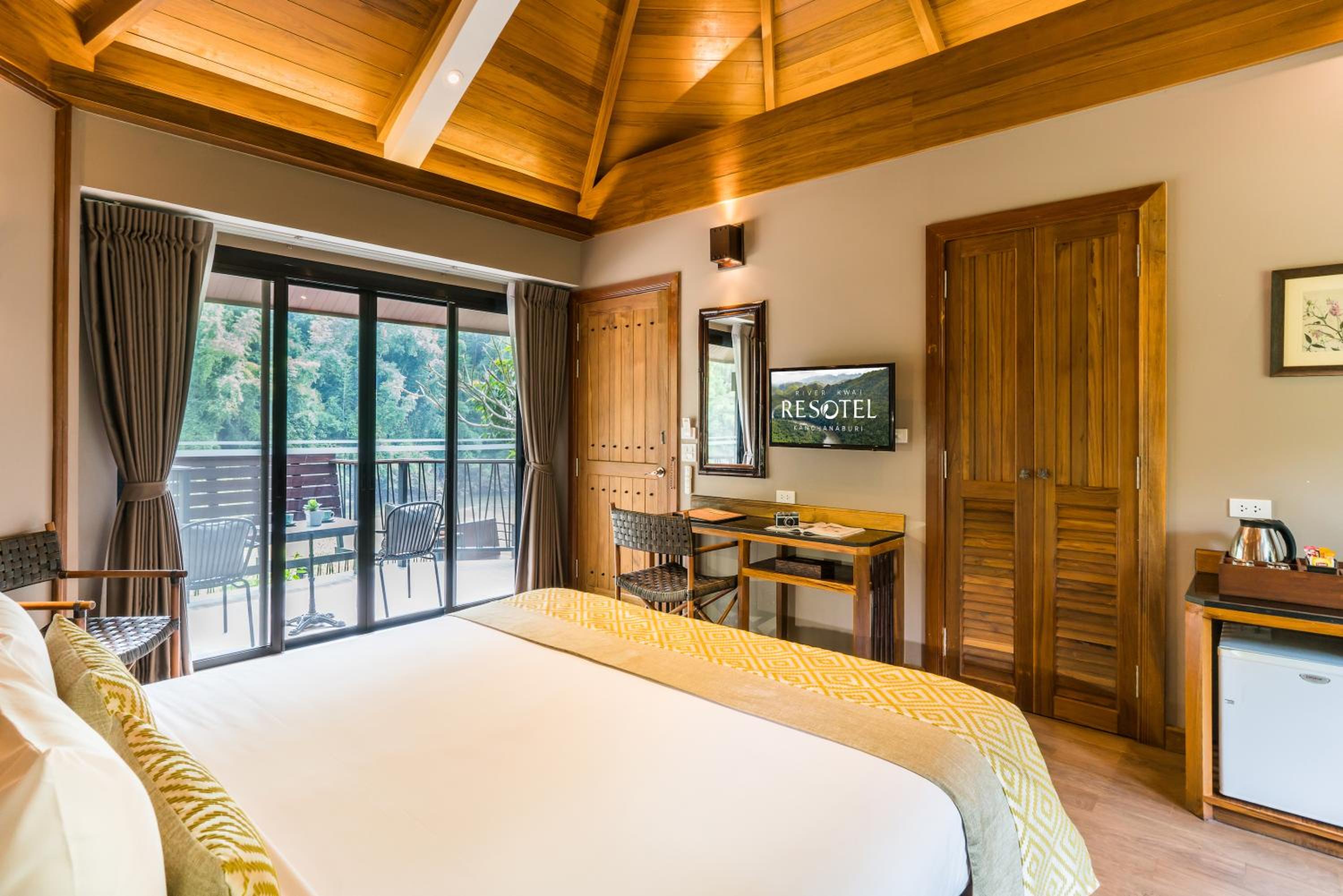 Deluxe Double or Twin Room with River View - Photo 4