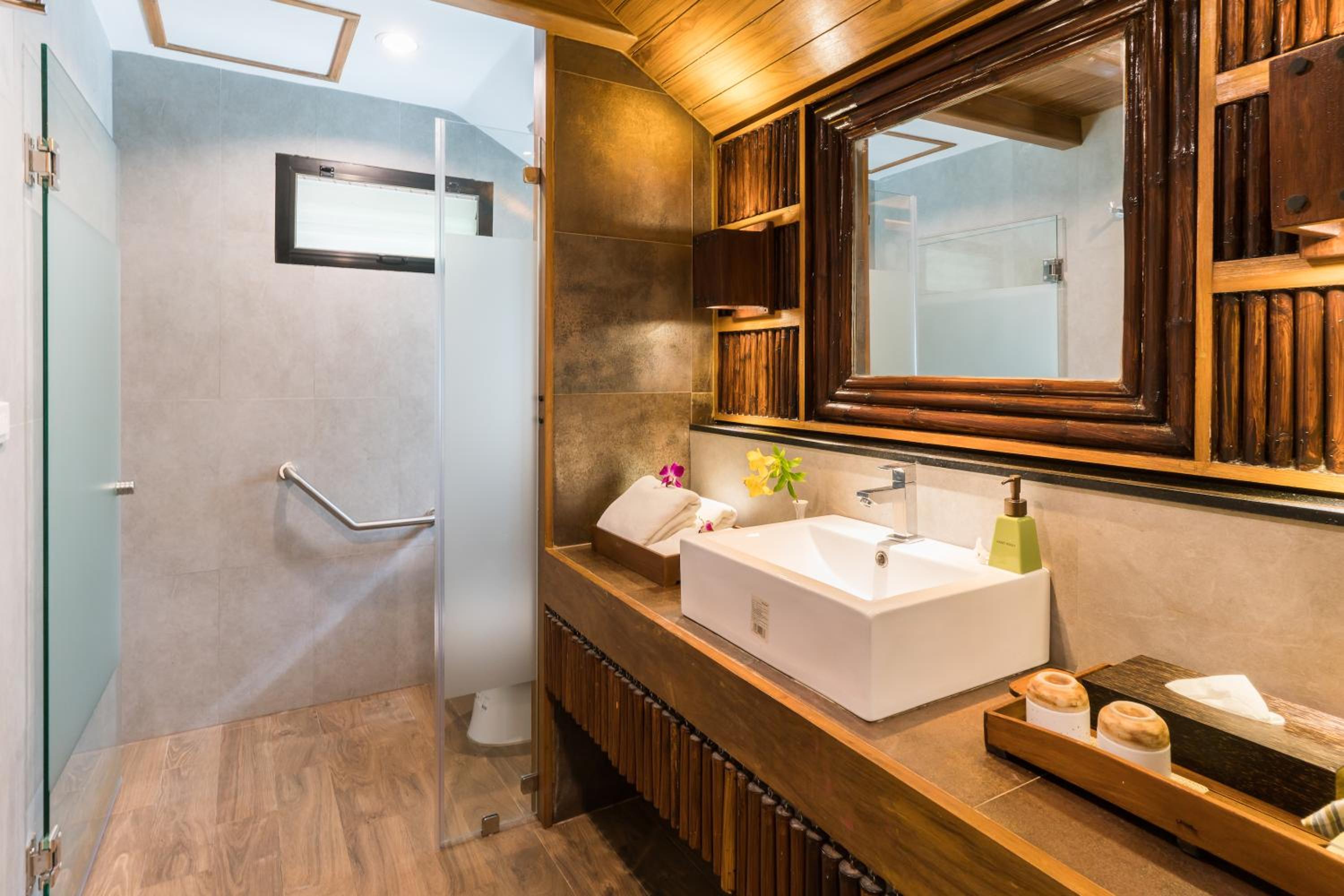 Deluxe Double or Twin Room - Photo 5