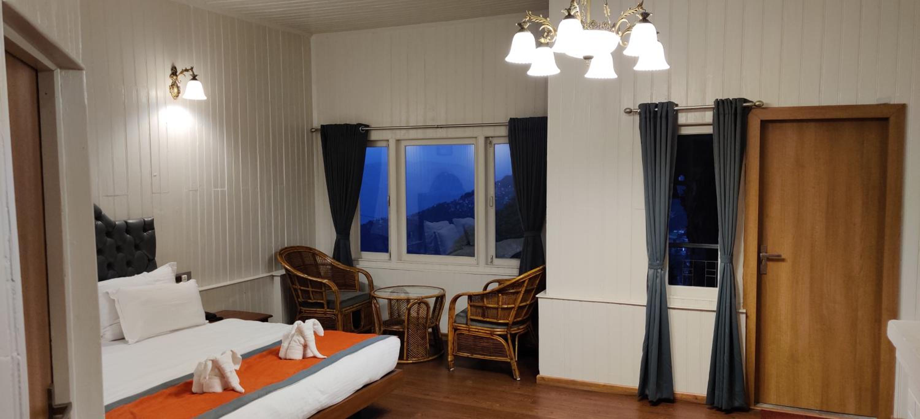 Double Room with Mountain View - Photo 10