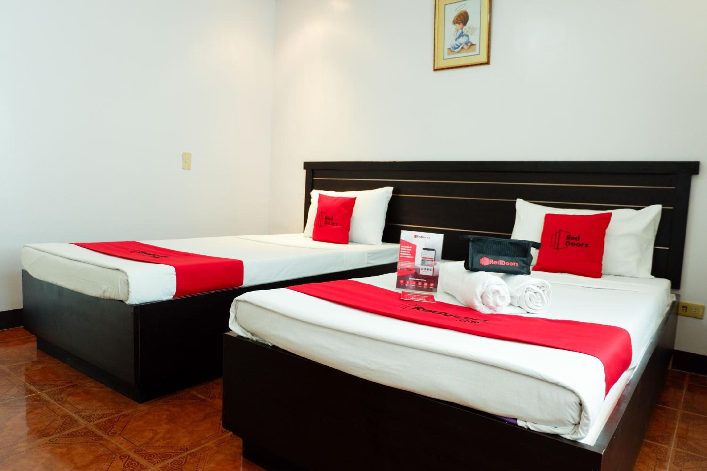 Twin Room - Photo 8