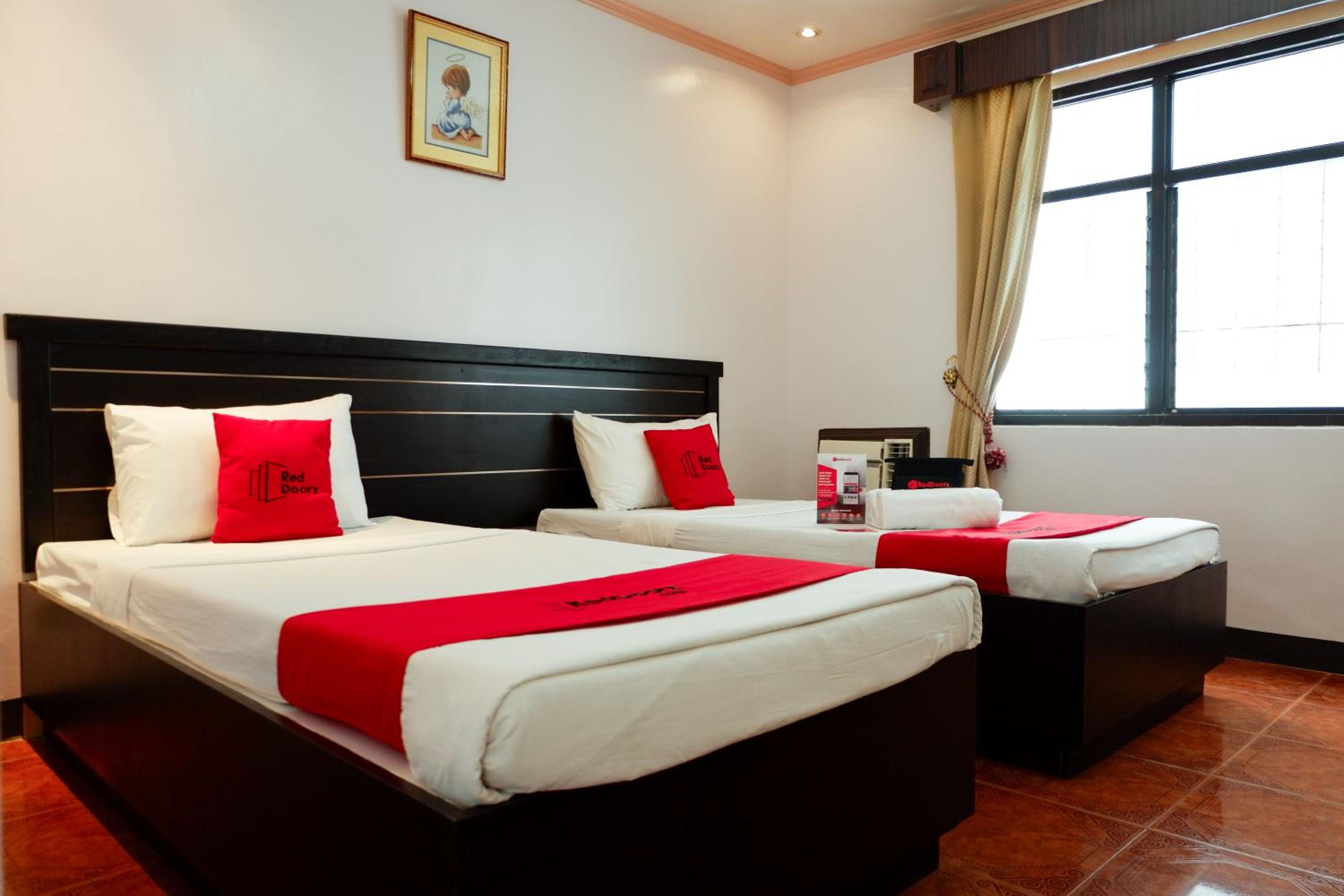 Twin Room - Photo 1