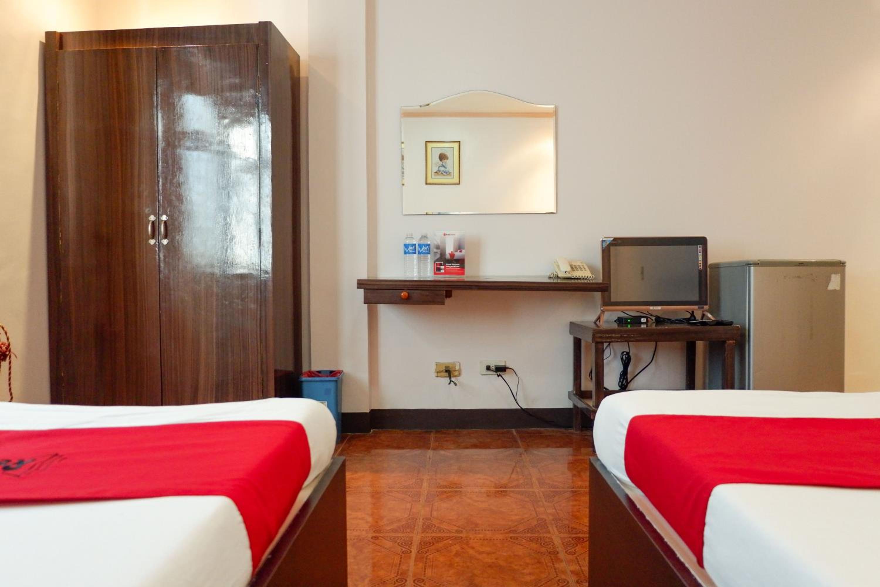 Twin Room - Photo 2
