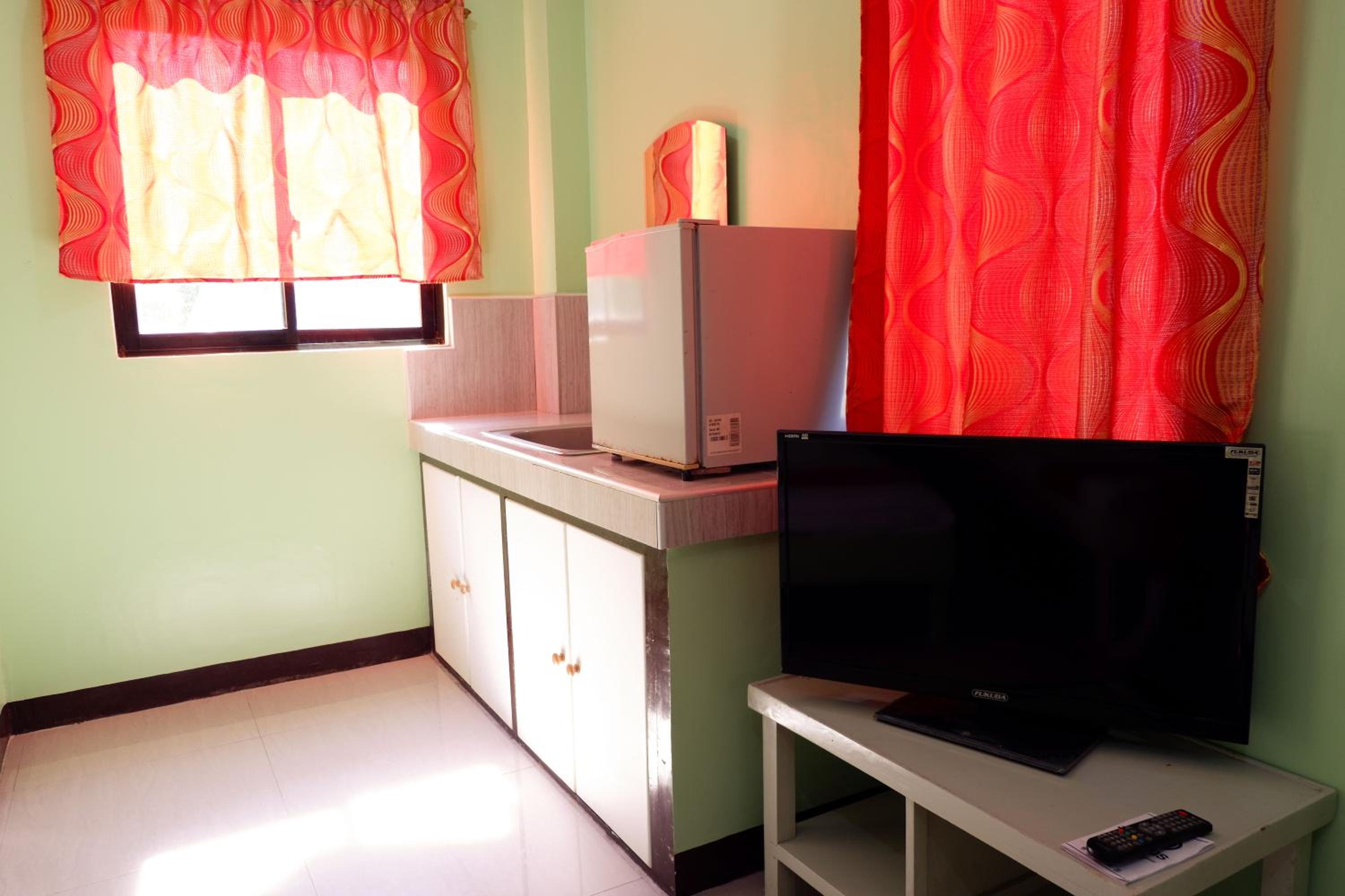 Family Room - Photo 8