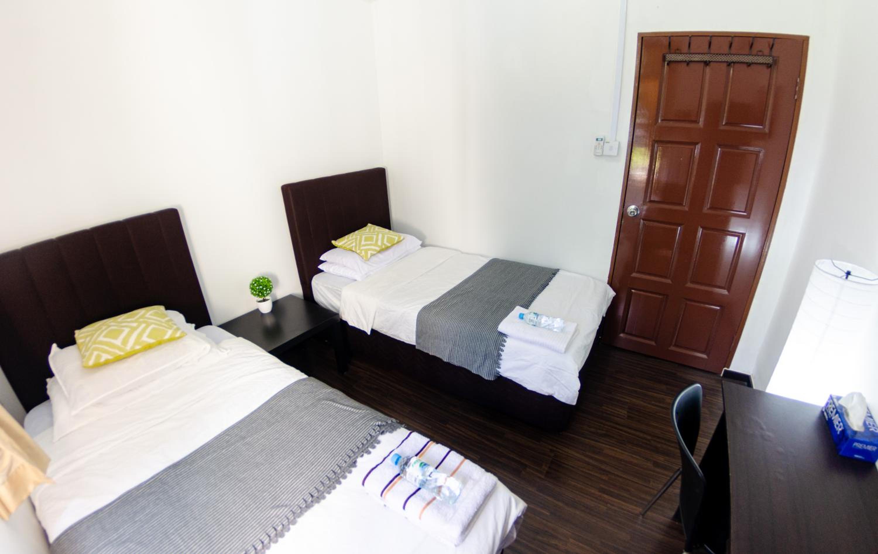 Small Twin Room photo 1