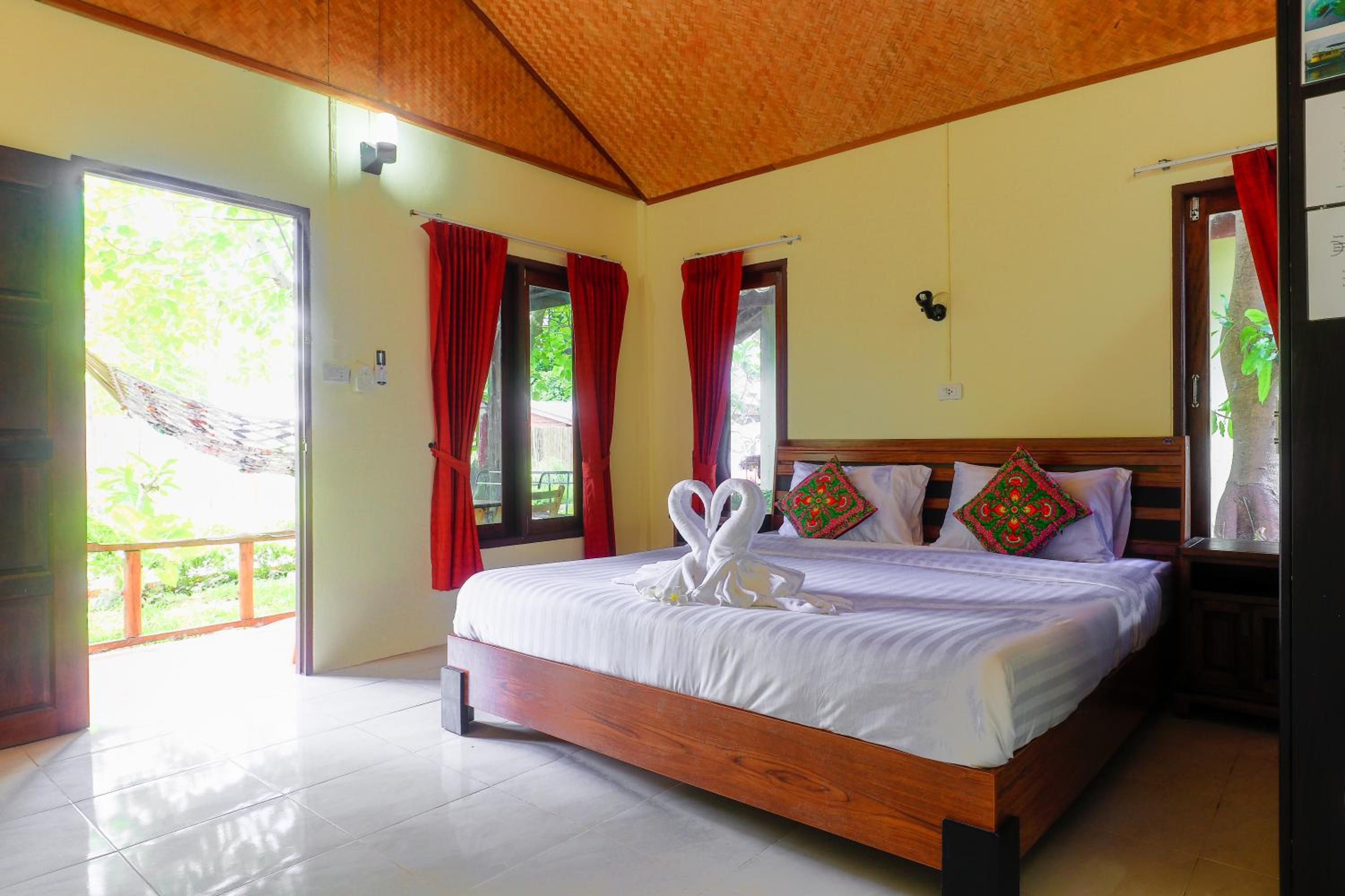 Deluxe Bungalow photo 1