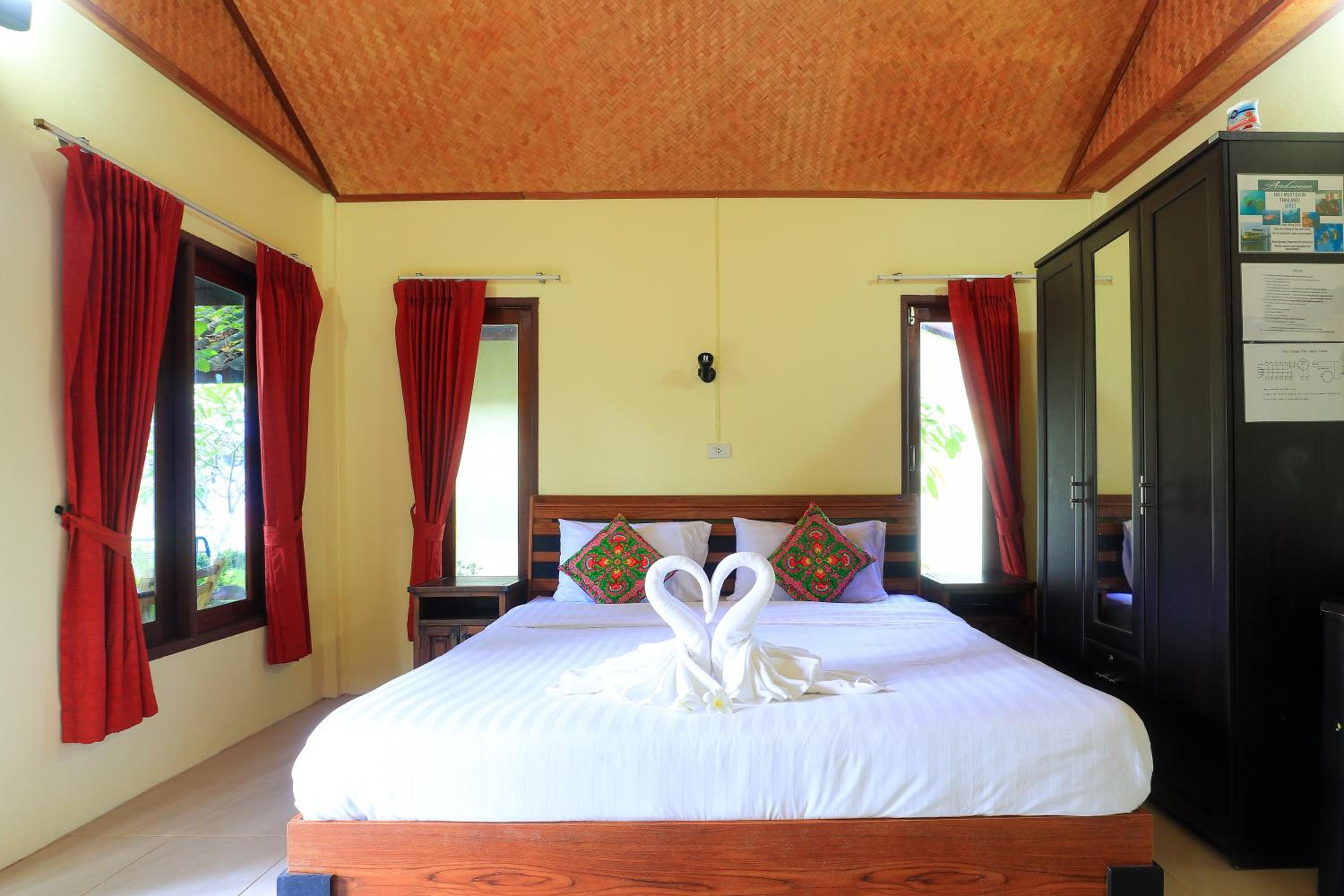 Deluxe Bungalow photo 3