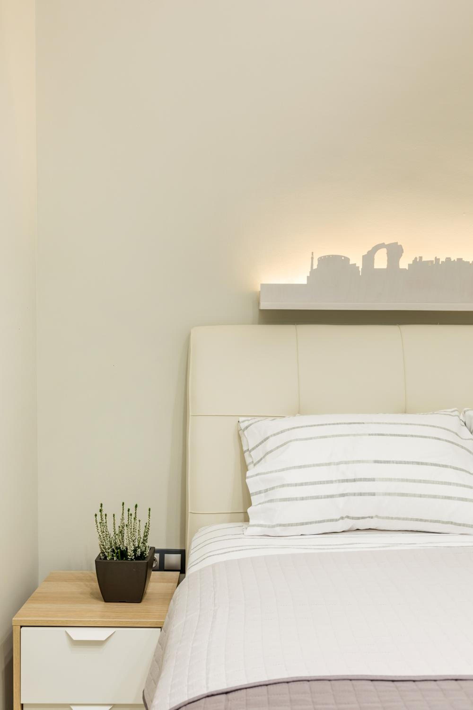 One-Bedroom Apartment - Photo 21