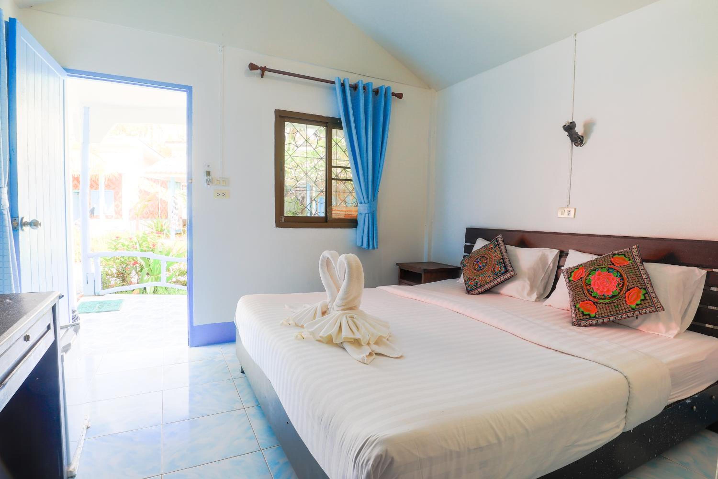 Superior Bungalow - Photo 9