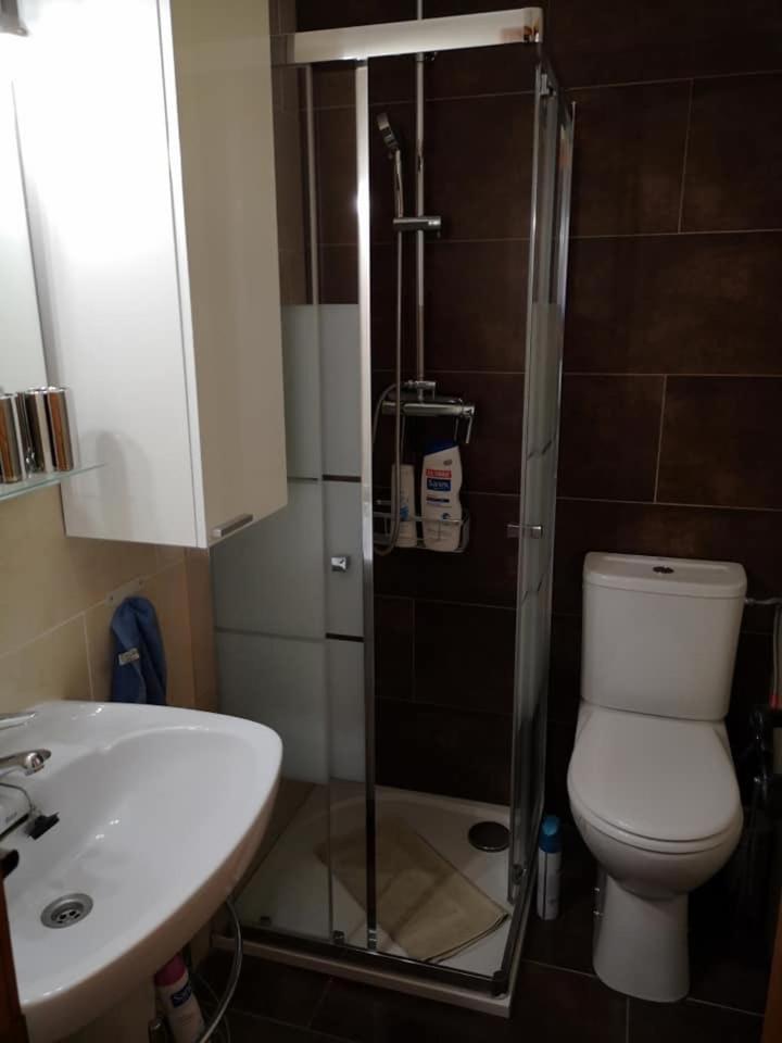 Double Room with Private Bathroom photo 3
