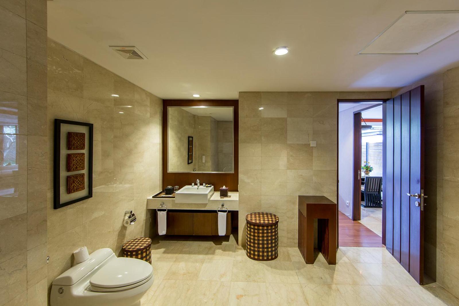 One-Bedroom Suite - Photo 2