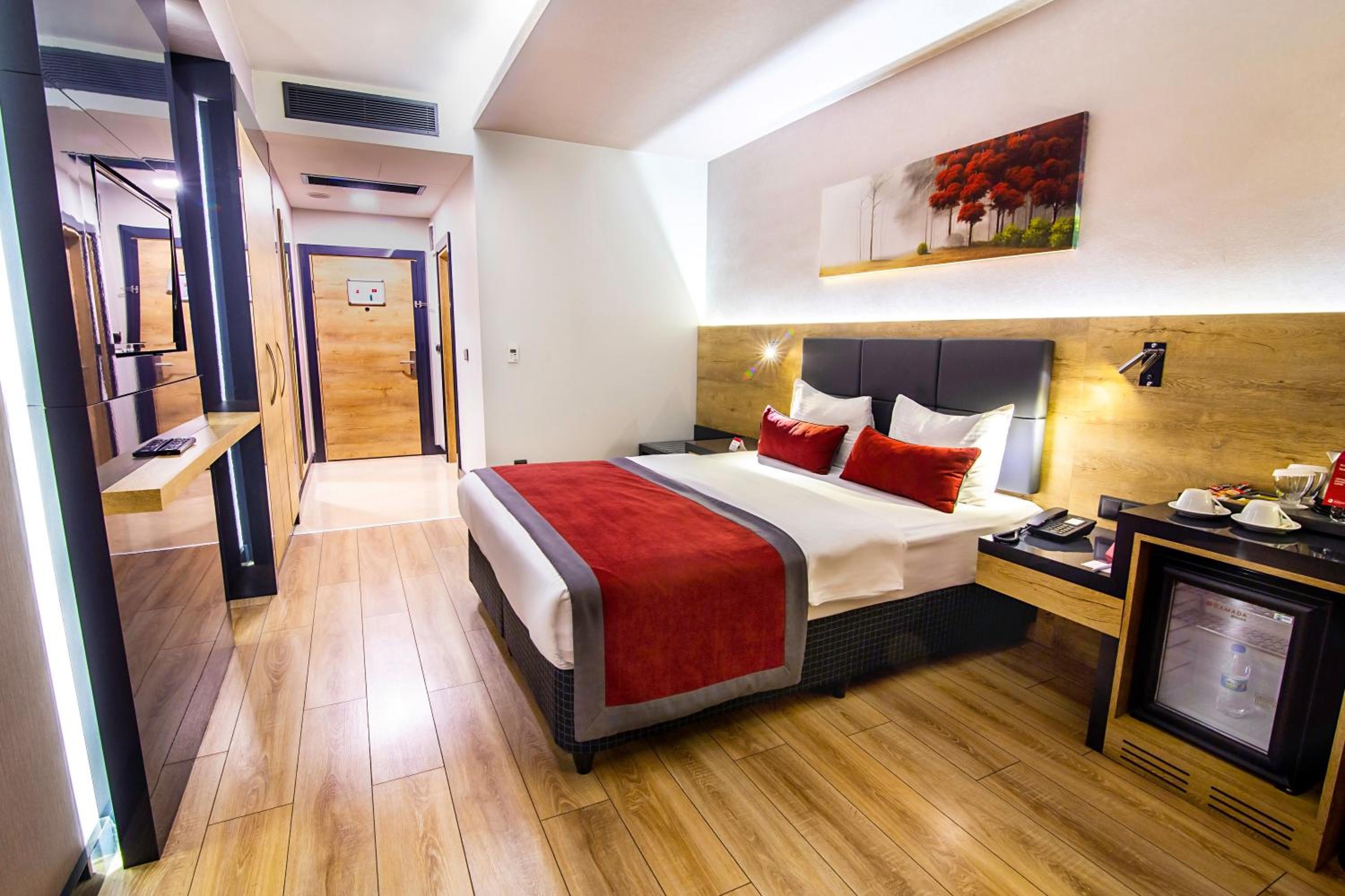 King Room - Mobility Access/Non-Smoking