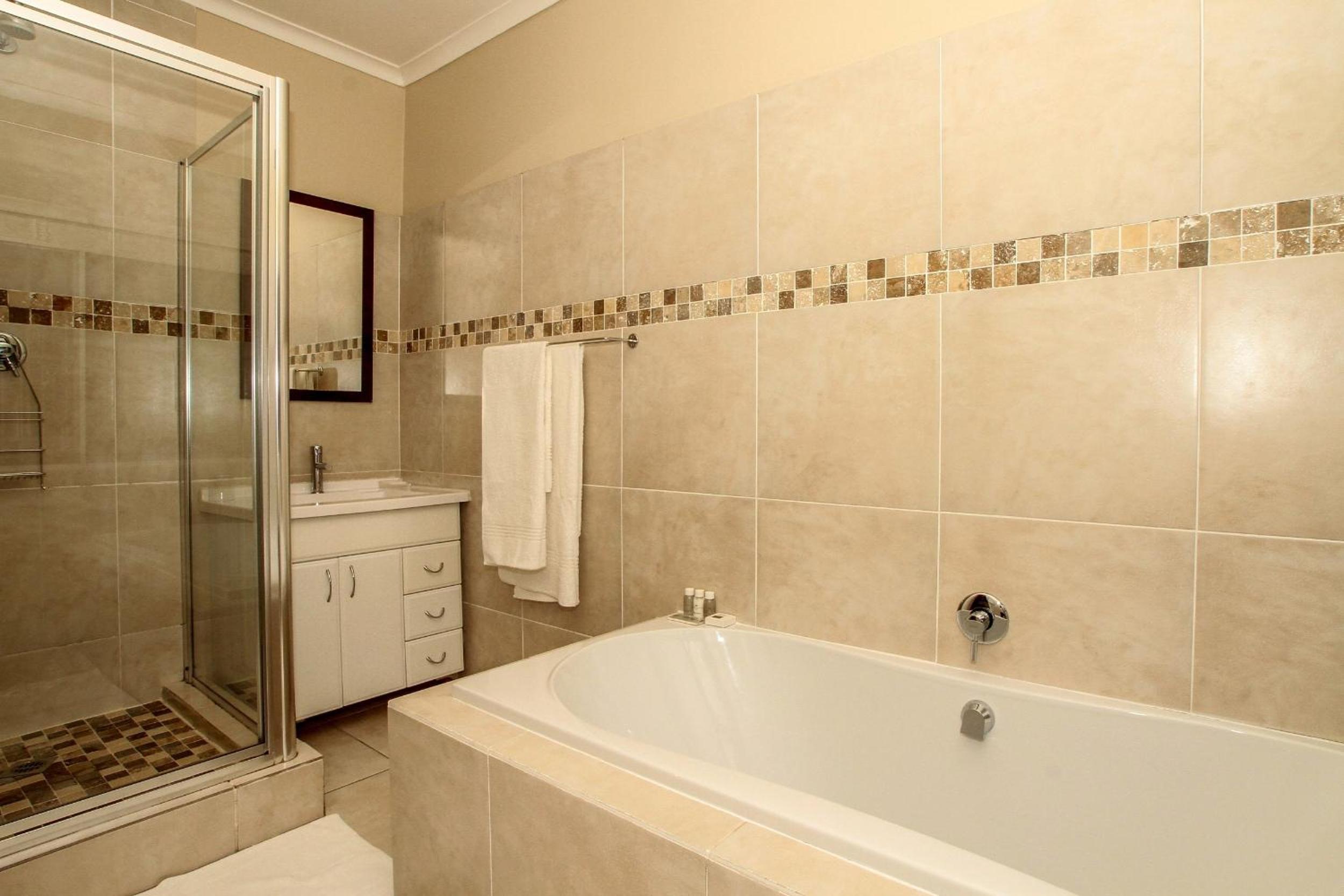 Standard Queen Room photo 1